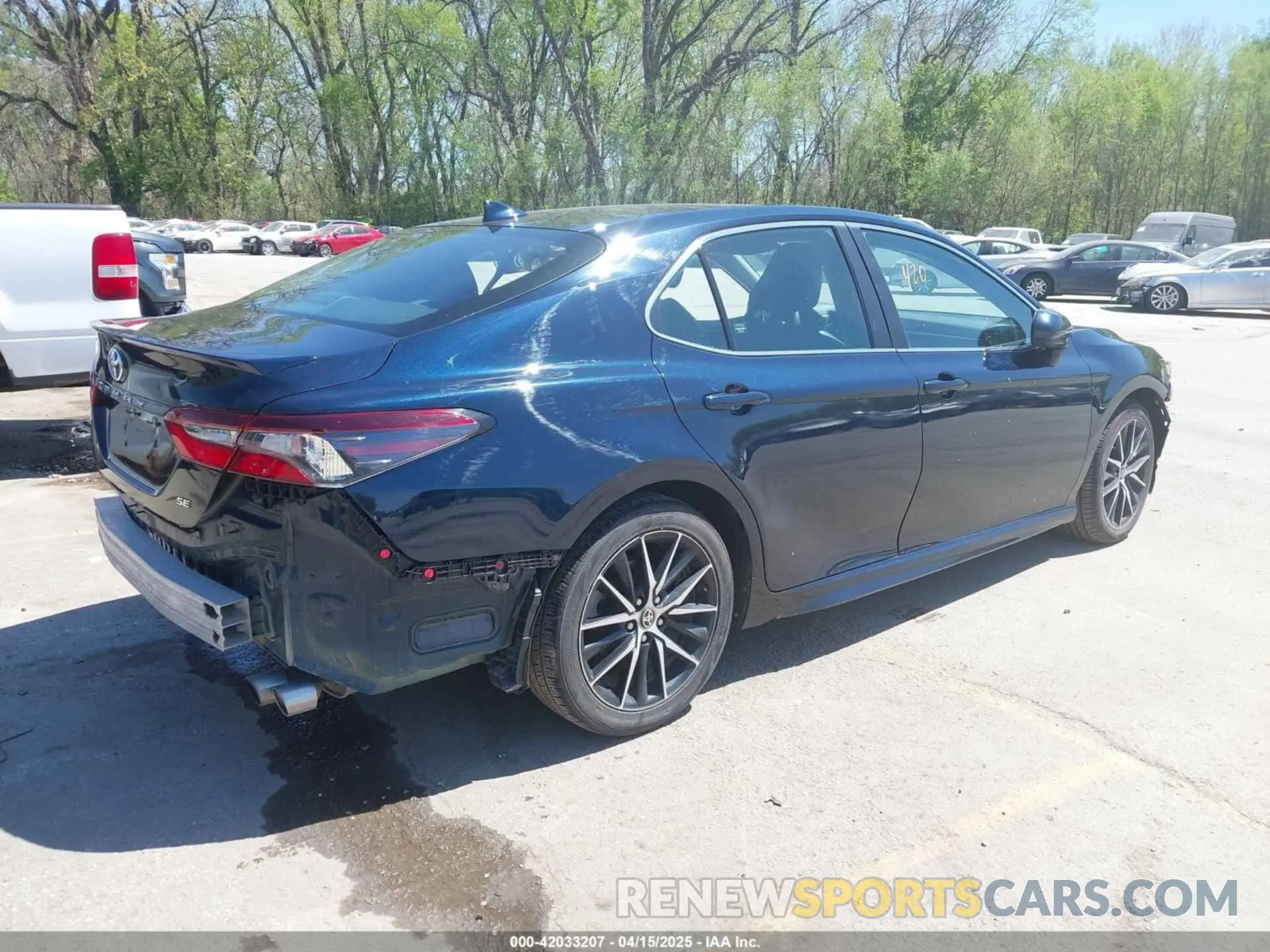 4 Photograph of a damaged car 4T1G11AK3MU462290 TOYOTA CAMRY 2021
