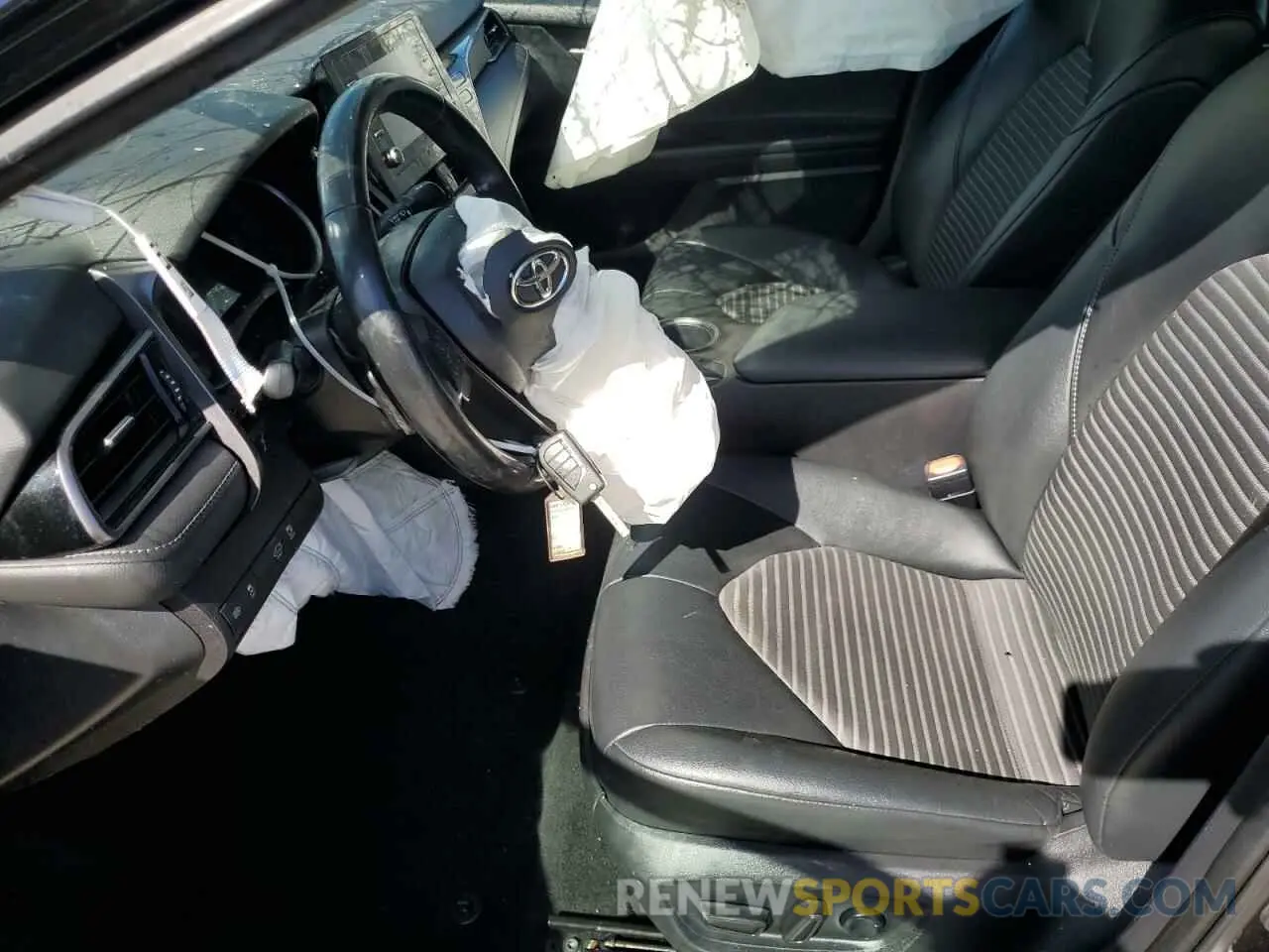 7 Photograph of a damaged car 4T1G11AK3MU477940 TOYOTA CAMRY 2021