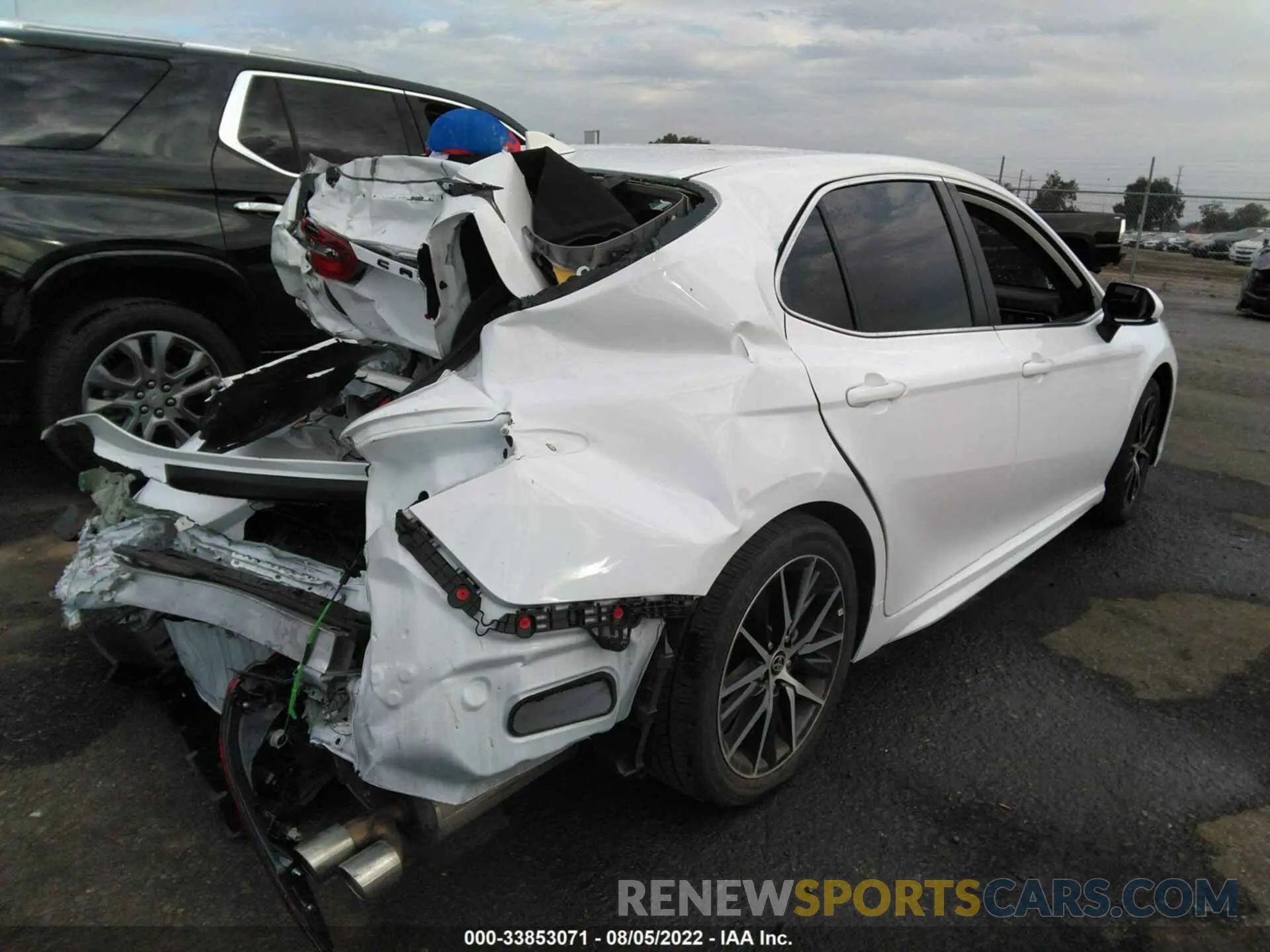4 Photograph of a damaged car 4T1G11AK3MU498321 TOYOTA CAMRY 2021