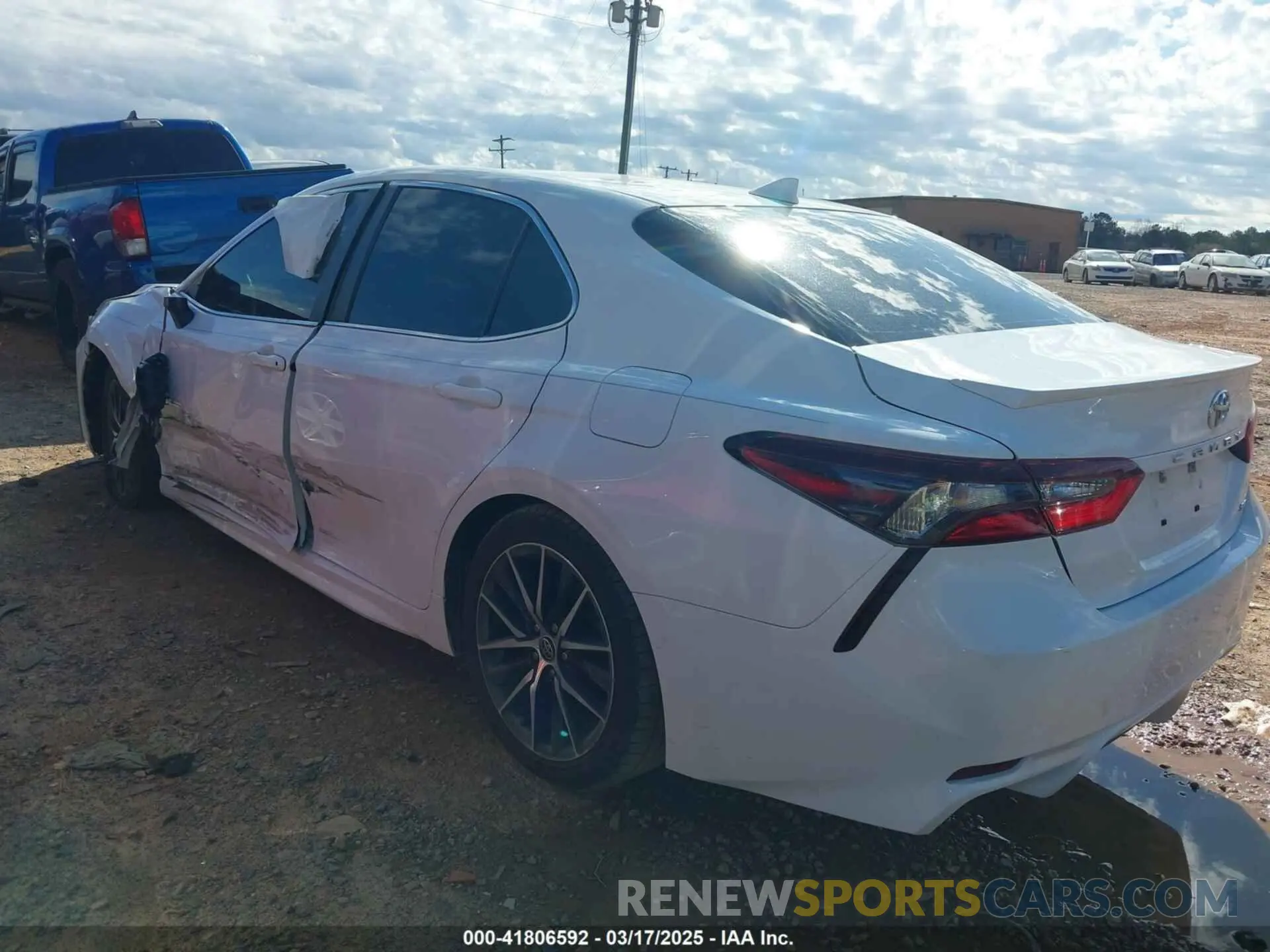 3 Photograph of a damaged car 4T1G11AK3MU513464 TOYOTA CAMRY 2021