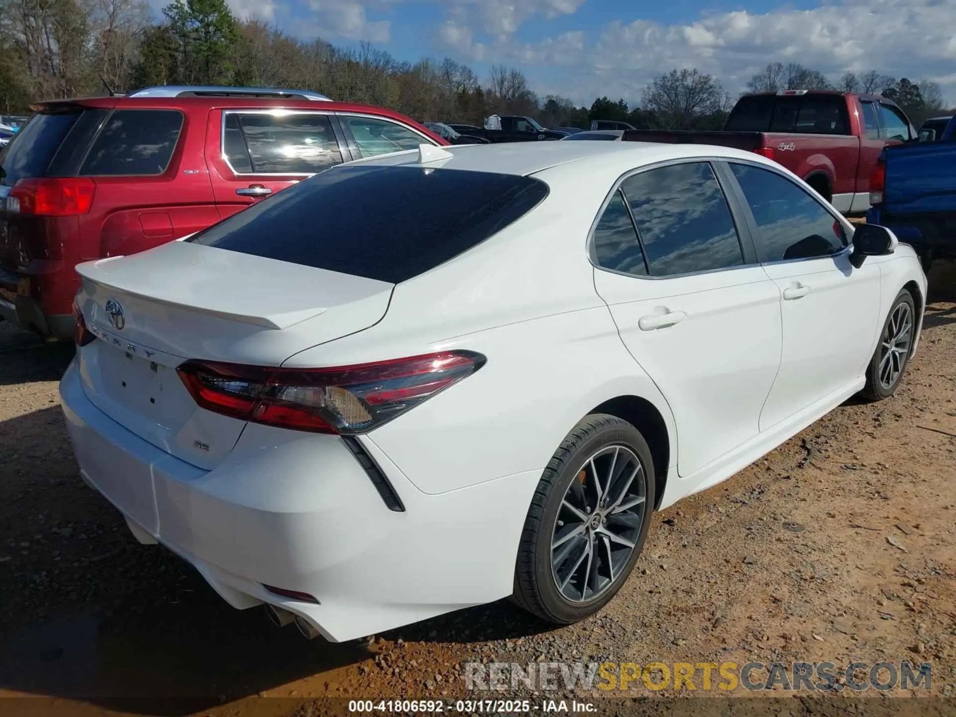 4 Photograph of a damaged car 4T1G11AK3MU513464 TOYOTA CAMRY 2021
