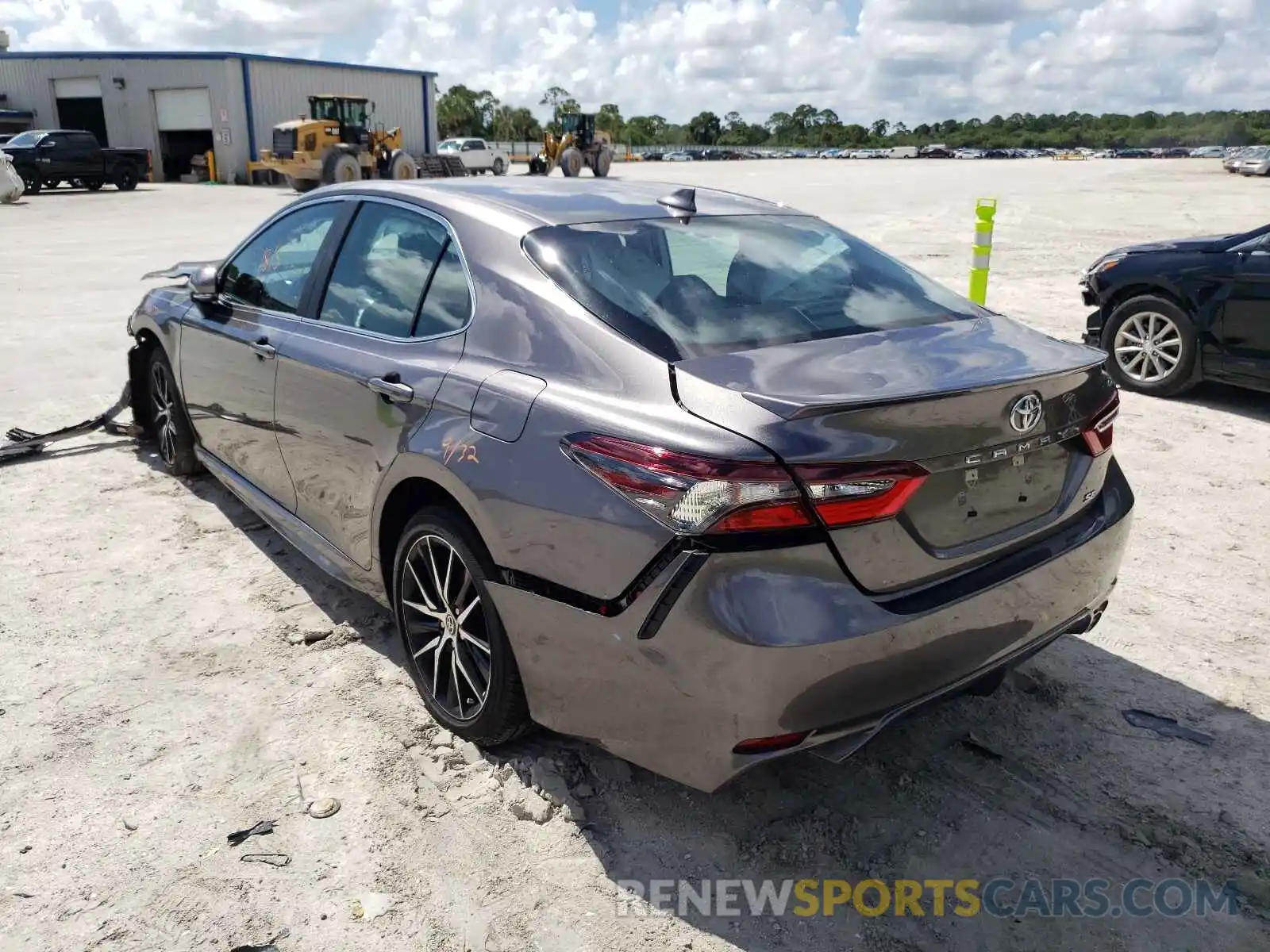 3 Photograph of a damaged car 4T1G11AK3MU514565 TOYOTA CAMRY 2021