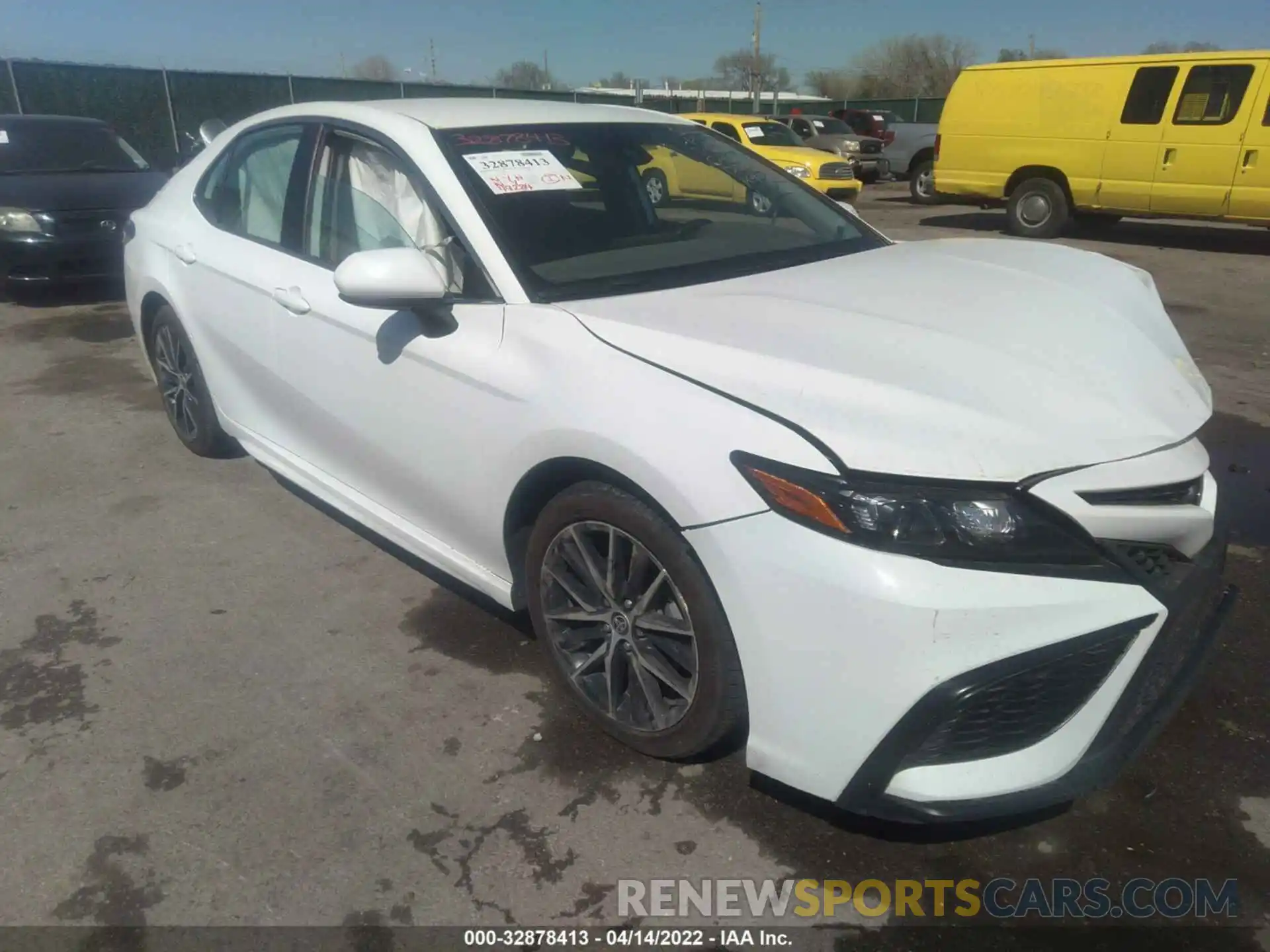 1 Photograph of a damaged car 4T1G11AK3MU521743 TOYOTA CAMRY 2021