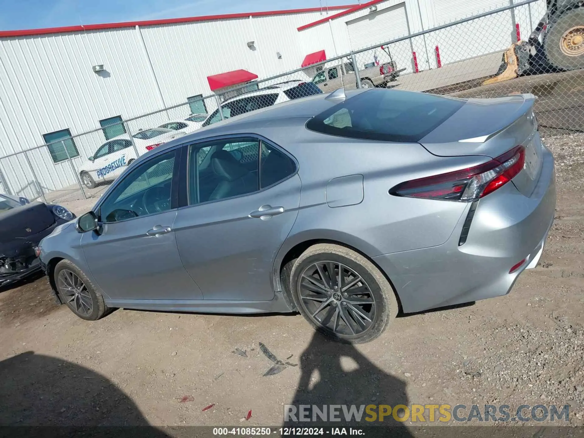 15 Photograph of a damaged car 4T1G11AK3MU522505 TOYOTA CAMRY 2021
