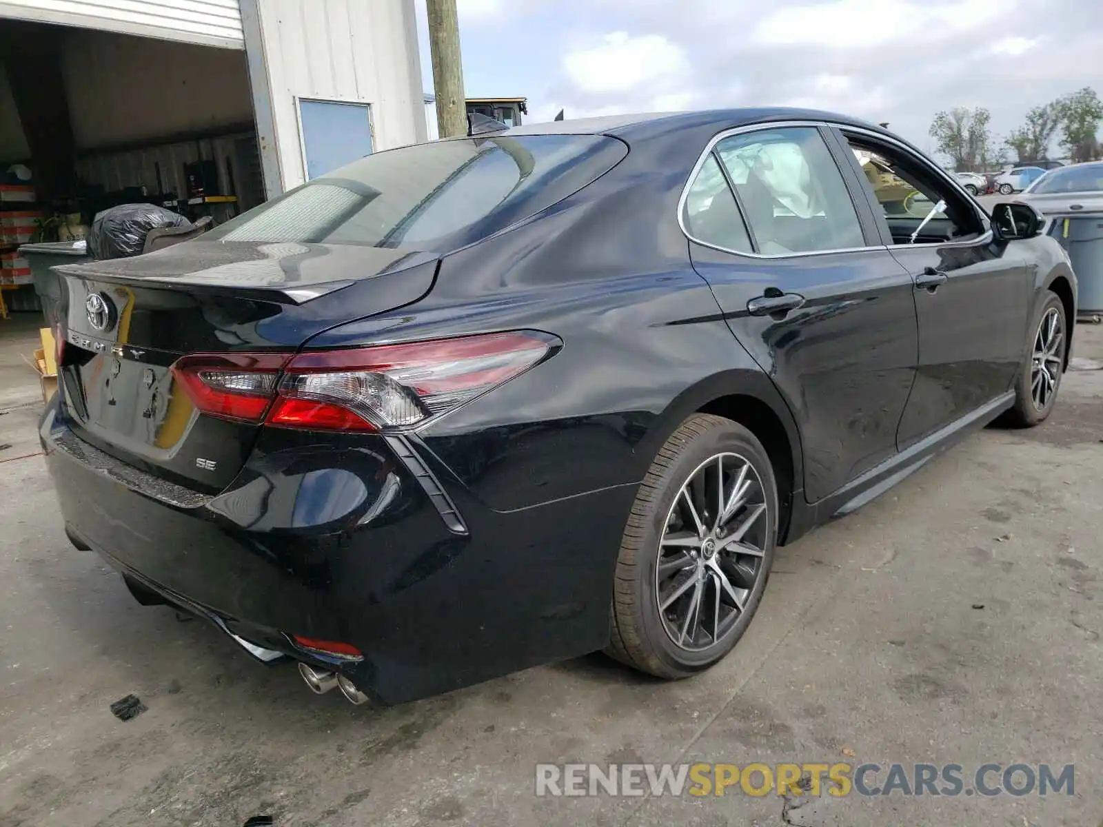 4 Photograph of a damaged car 4T1G11AK3MU529471 TOYOTA CAMRY 2021