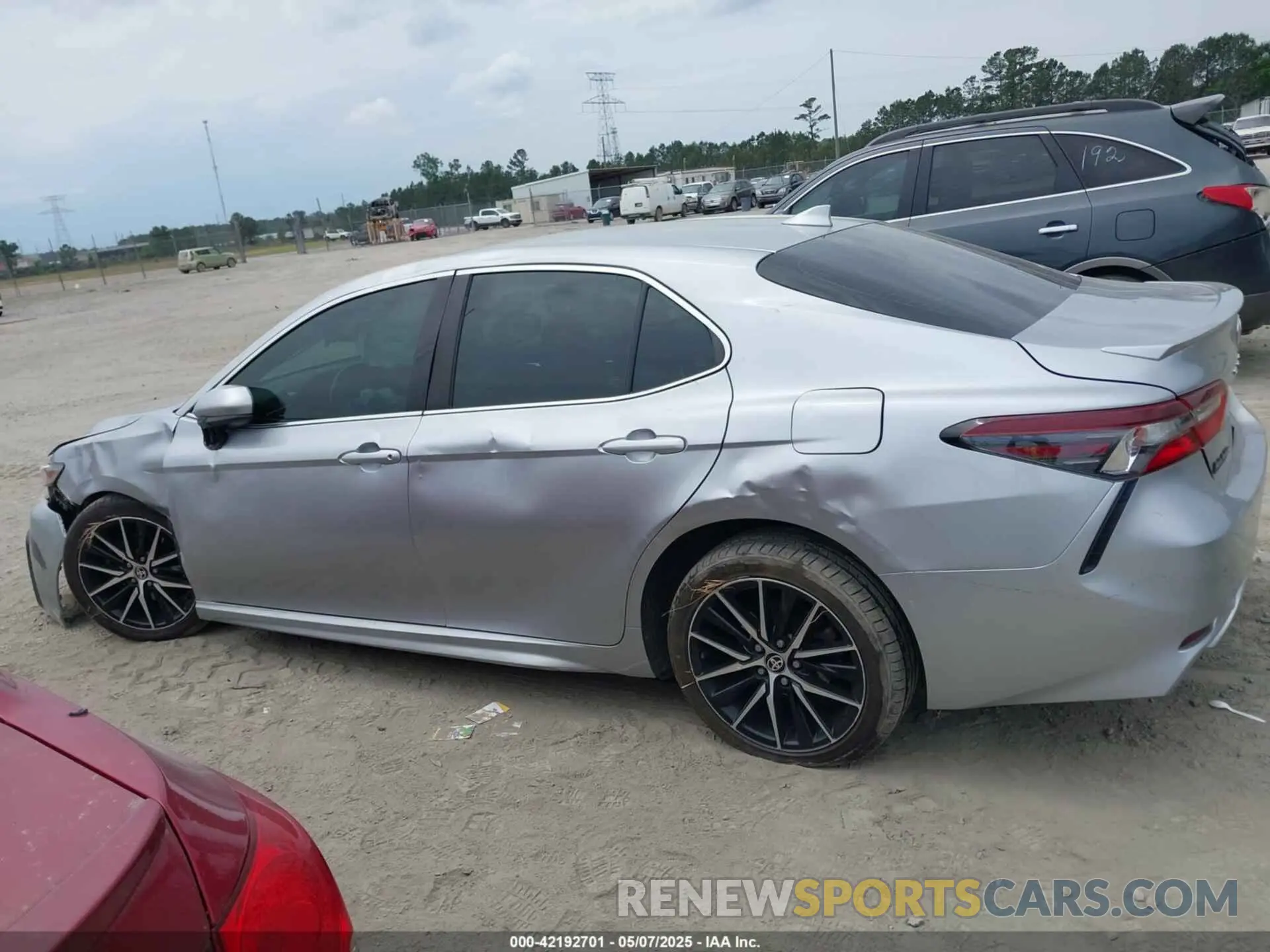 14 Photograph of a damaged car 4T1G11AK3MU542799 TOYOTA CAMRY 2021