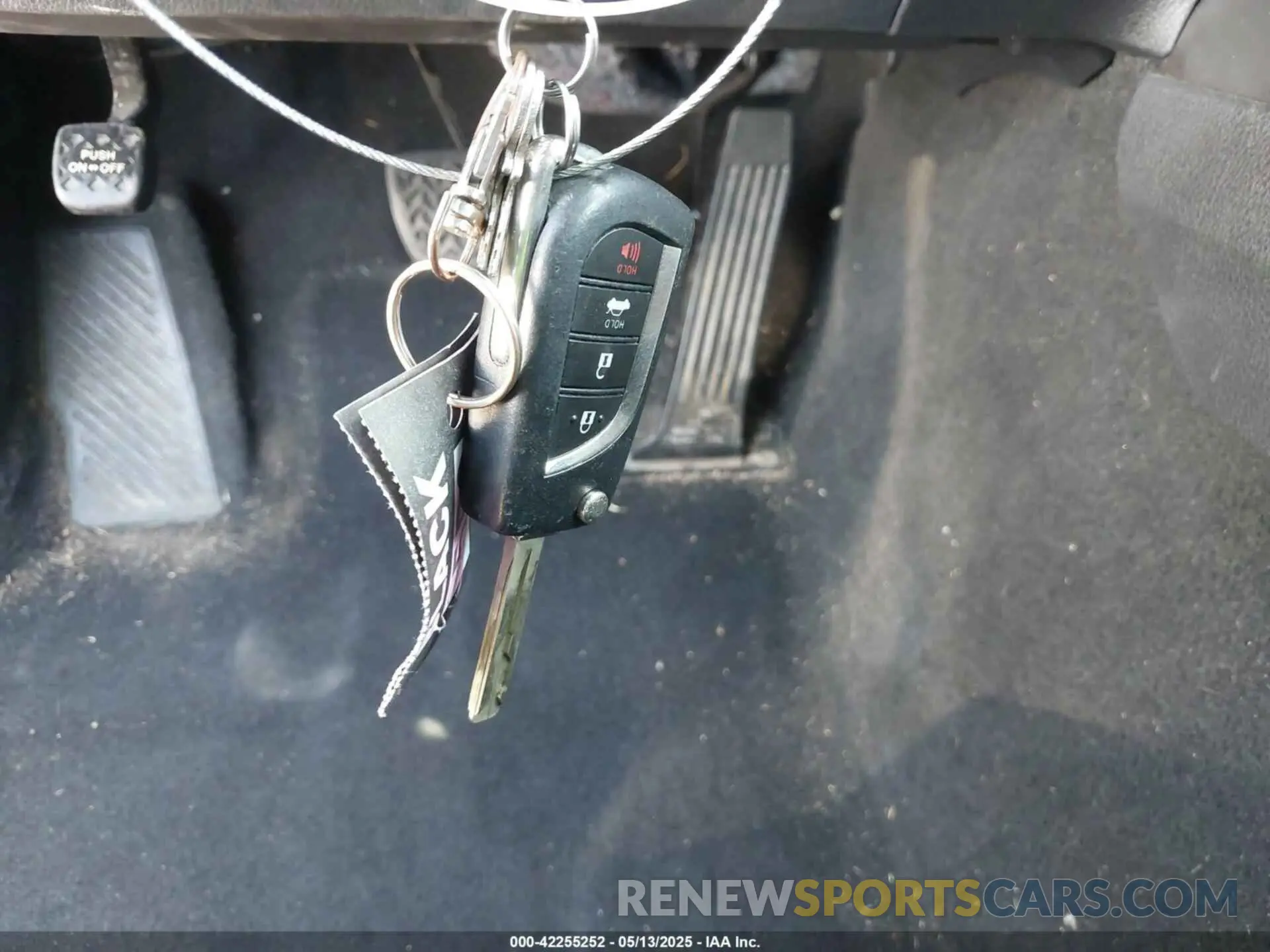 11 Photograph of a damaged car 4T1G11AK3MU552152 TOYOTA CAMRY 2021