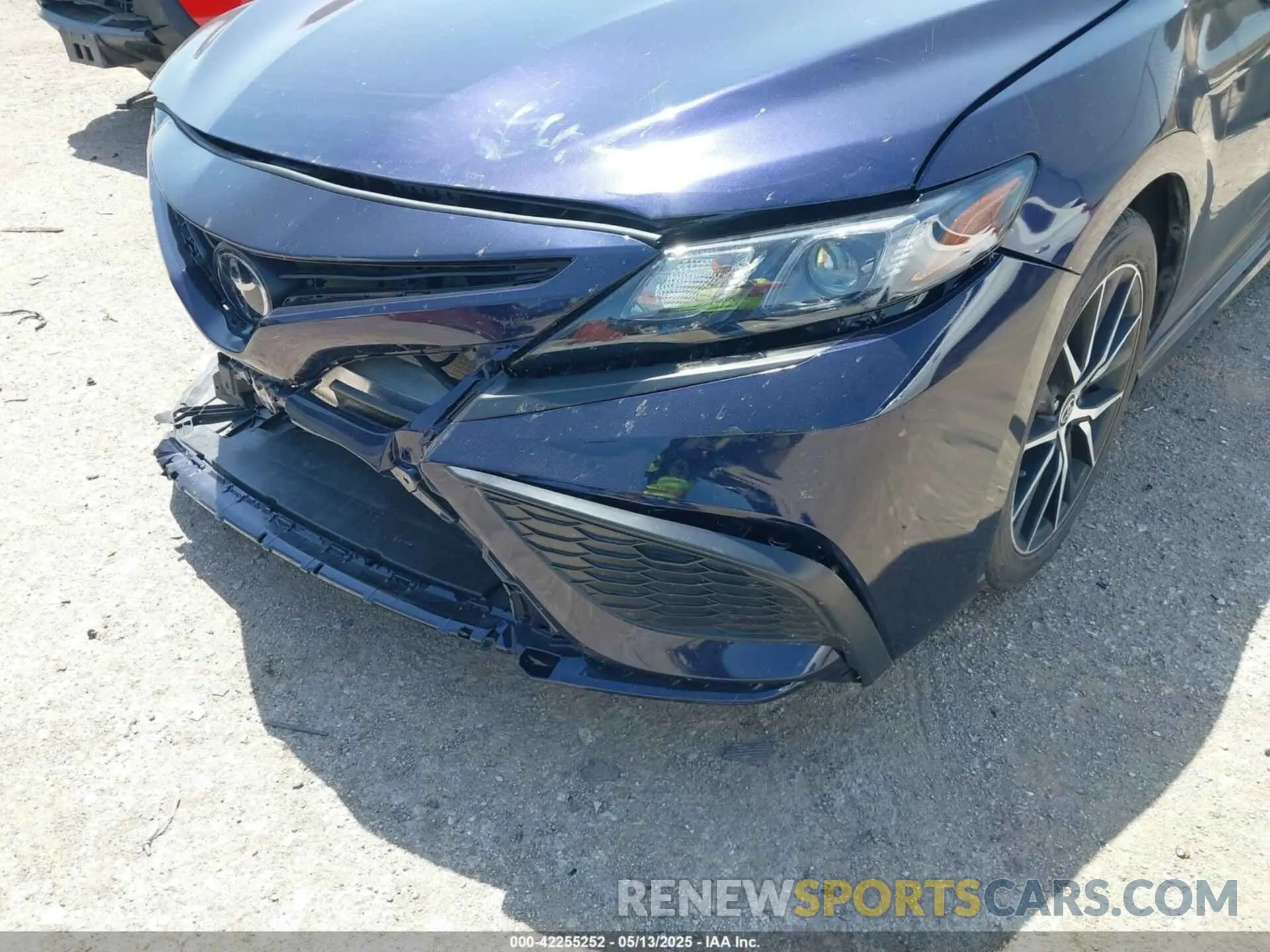 17 Photograph of a damaged car 4T1G11AK3MU552152 TOYOTA CAMRY 2021
