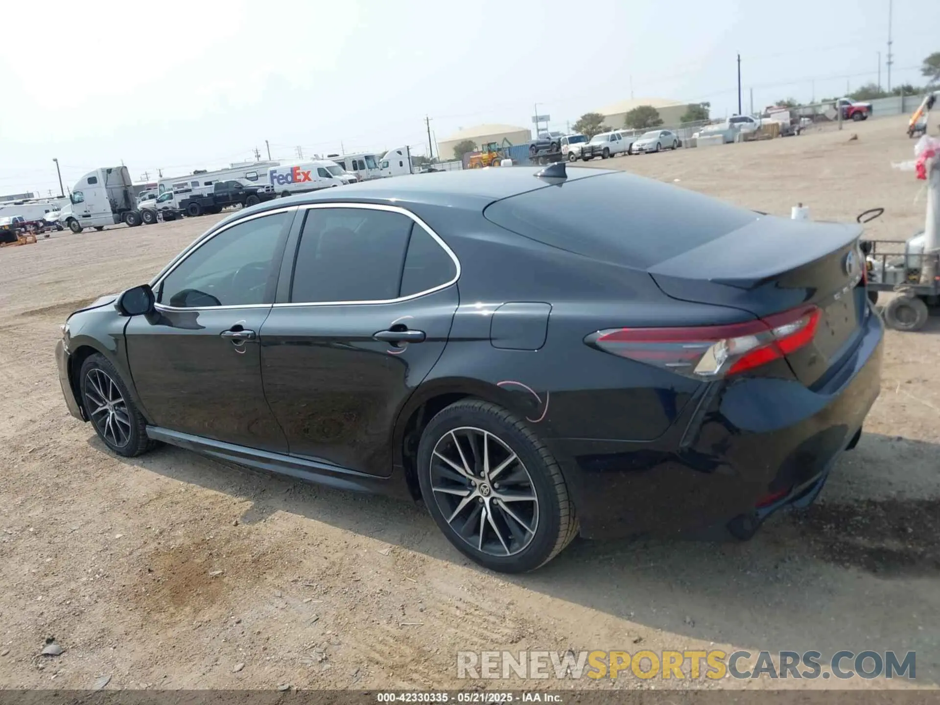 14 Photograph of a damaged car 4T1G11AK3MU558775 TOYOTA CAMRY 2021