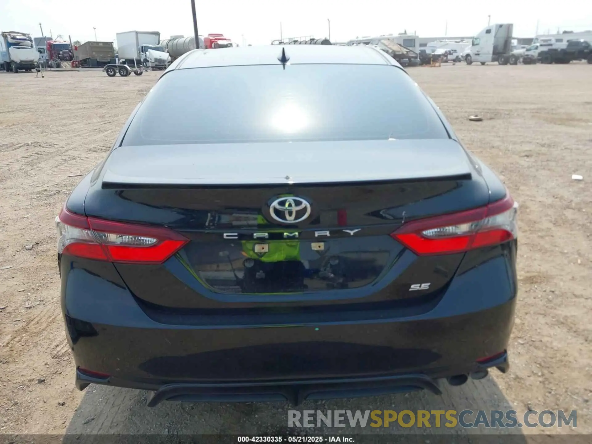 16 Photograph of a damaged car 4T1G11AK3MU558775 TOYOTA CAMRY 2021