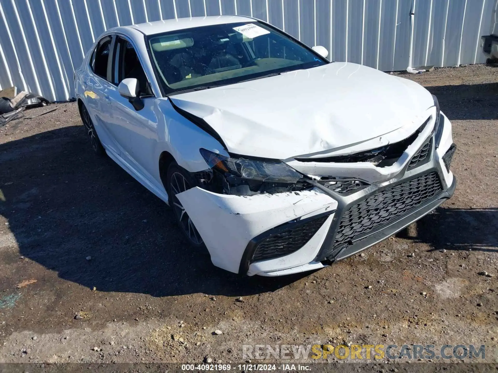 6 Photograph of a damaged car 4T1G11AK3MU560462 TOYOTA CAMRY 2021