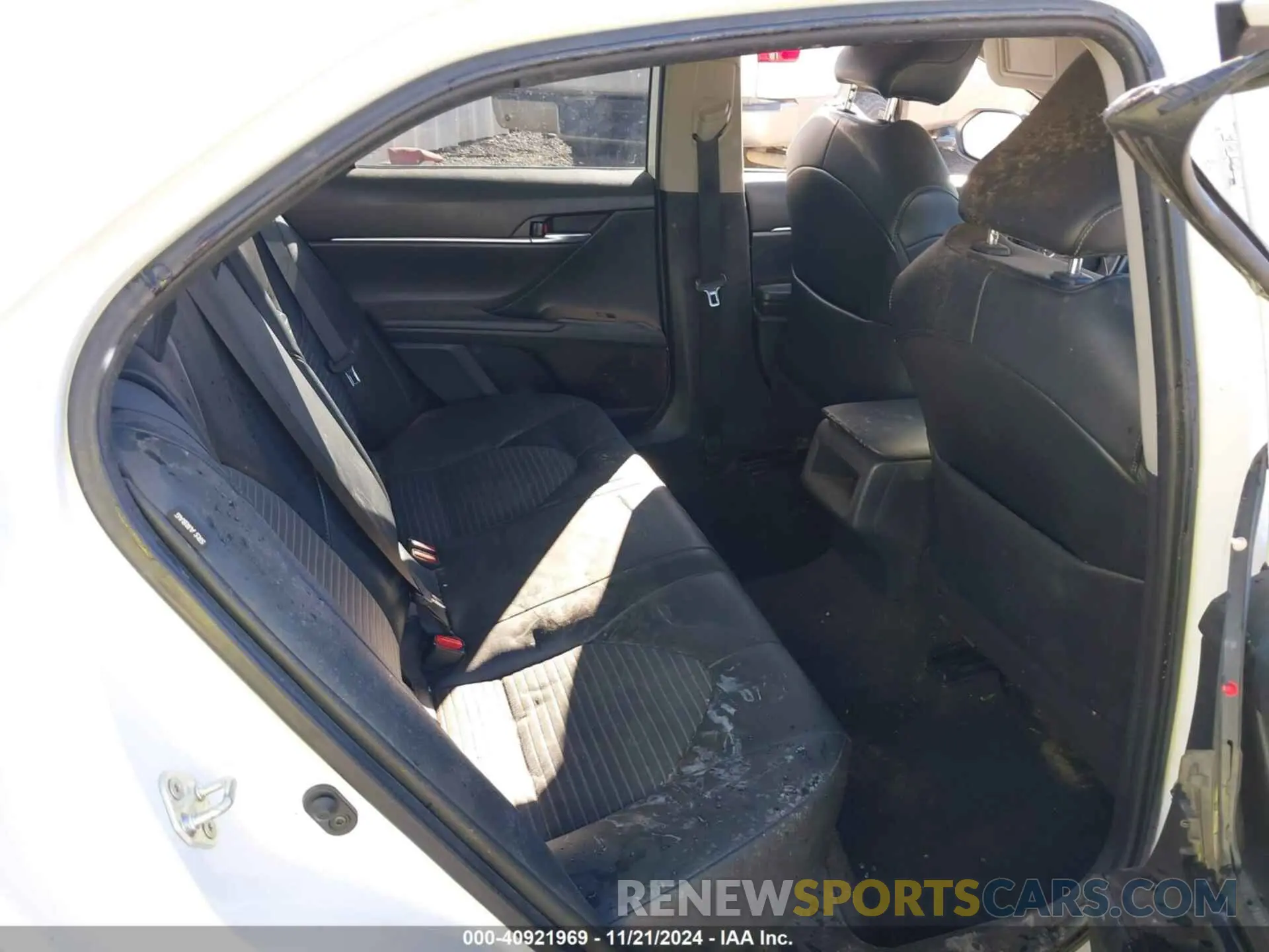8 Photograph of a damaged car 4T1G11AK3MU560462 TOYOTA CAMRY 2021