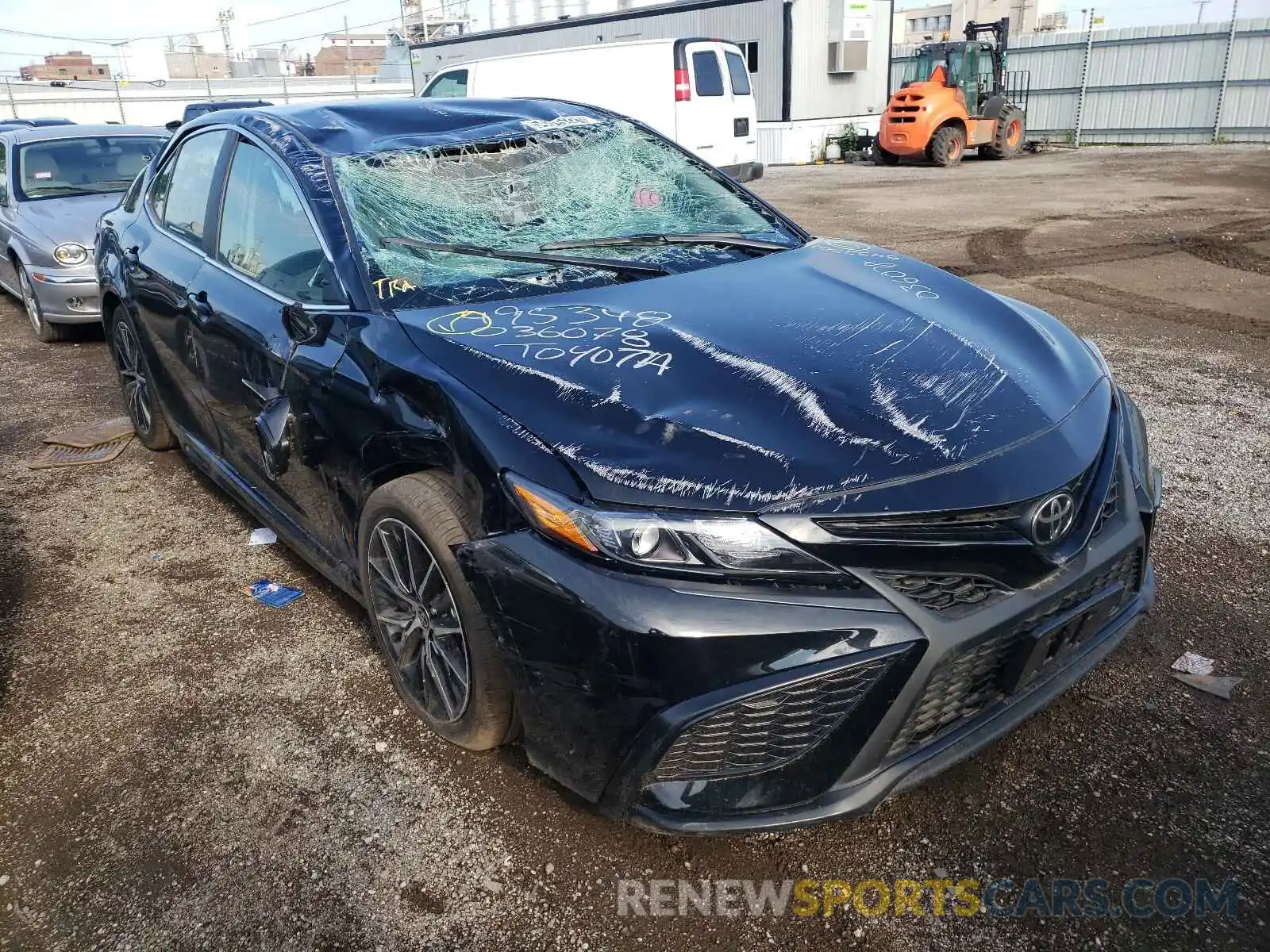 1 Photograph of a damaged car 4T1G11AK3MU562132 TOYOTA CAMRY 2021