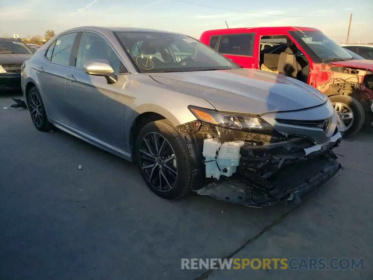 1 Photograph of a damaged car 4T1G11AK3MU572367 TOYOTA CAMRY 2021