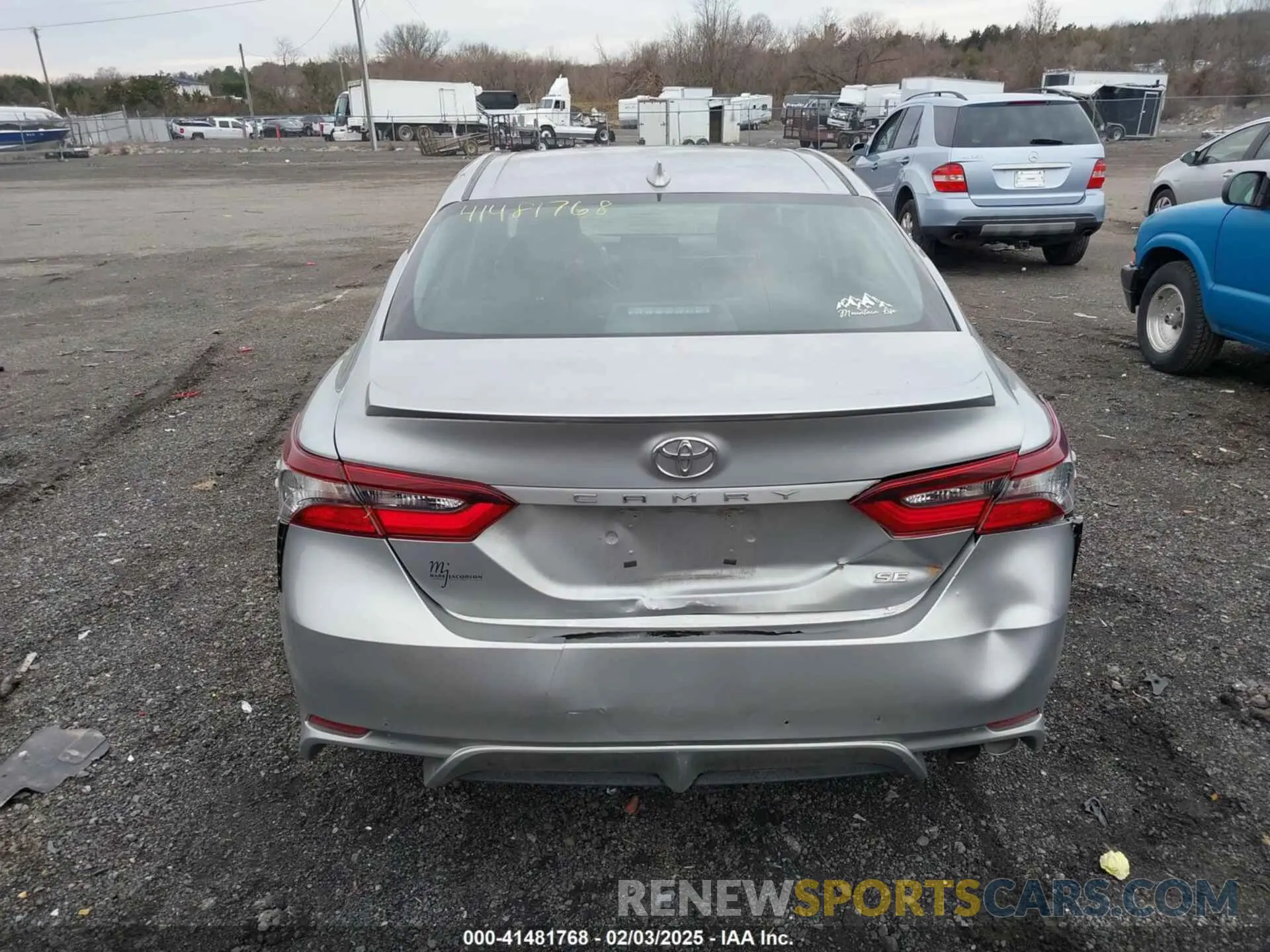 16 Photograph of a damaged car 4T1G11AK3MU585877 TOYOTA CAMRY 2021