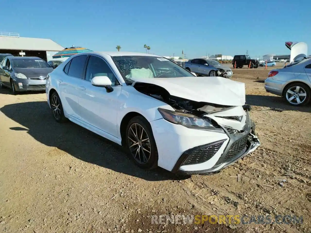 1 Photograph of a damaged car 4T1G11AK3MU589671 TOYOTA CAMRY 2021