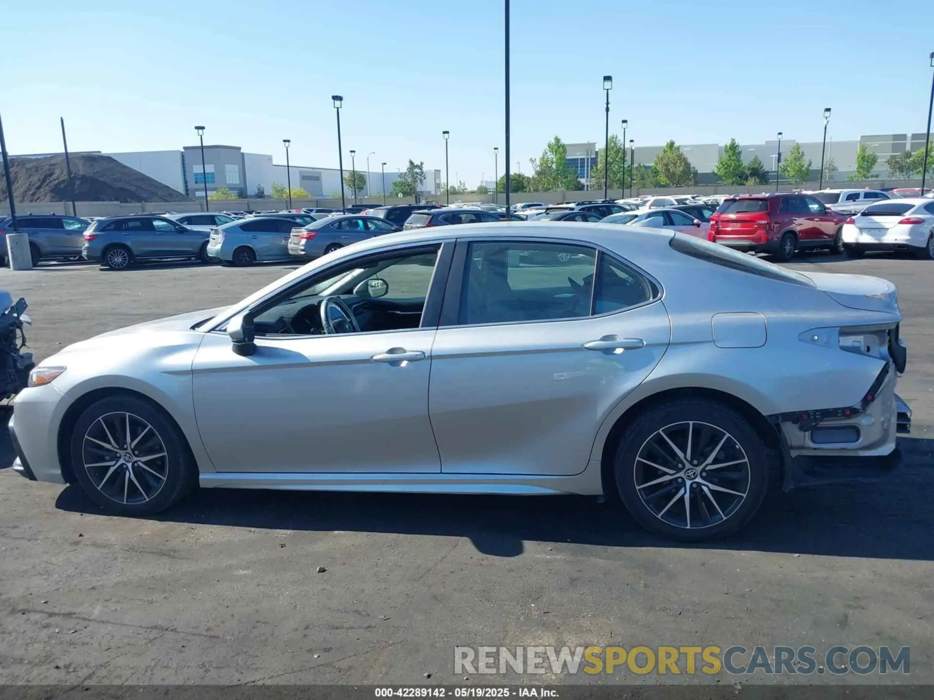 15 Photograph of a damaged car 4T1G11AK3MU602600 TOYOTA CAMRY 2021