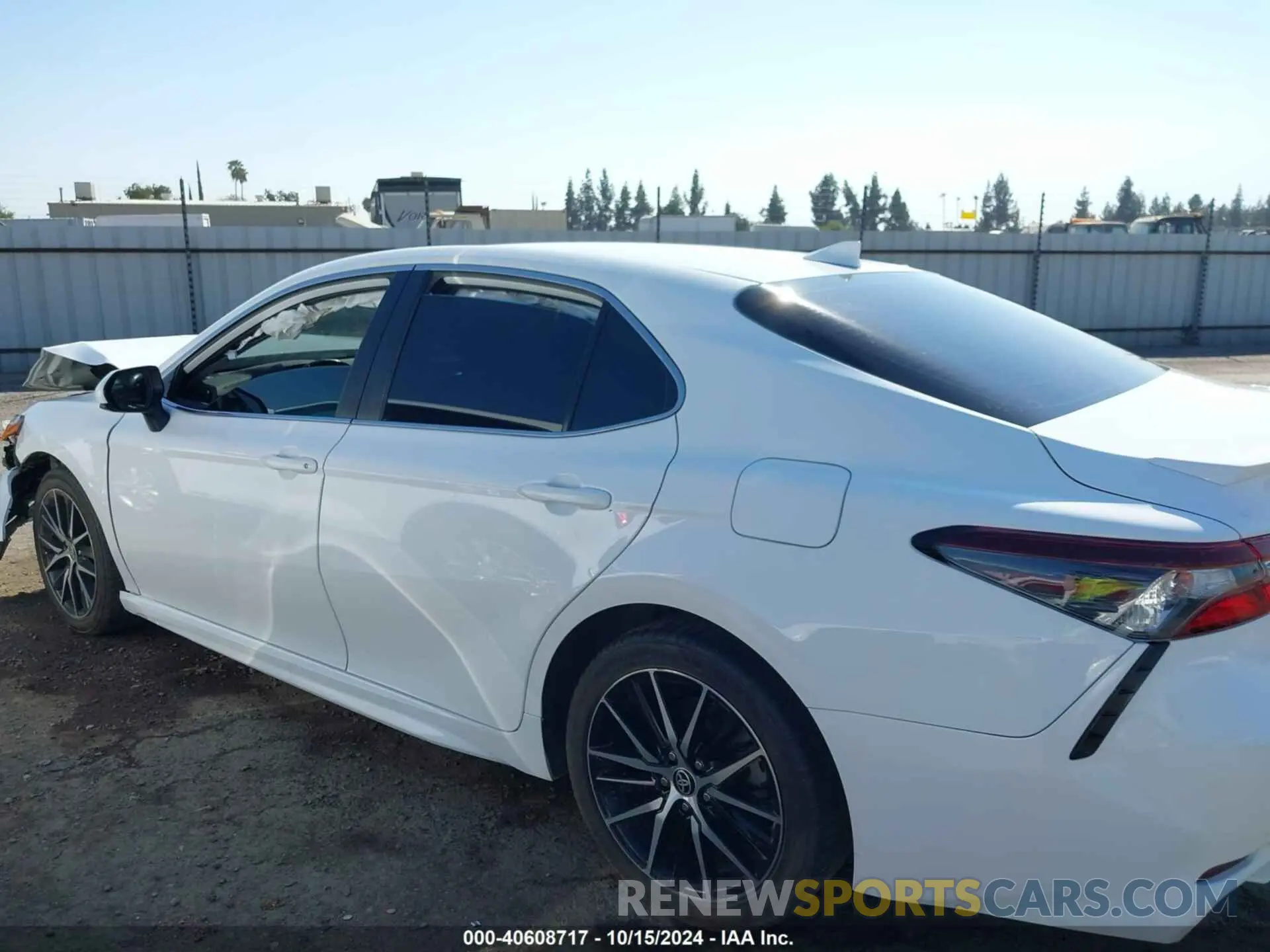 15 Photograph of a damaged car 4T1G11AK3MU607845 TOYOTA CAMRY 2021