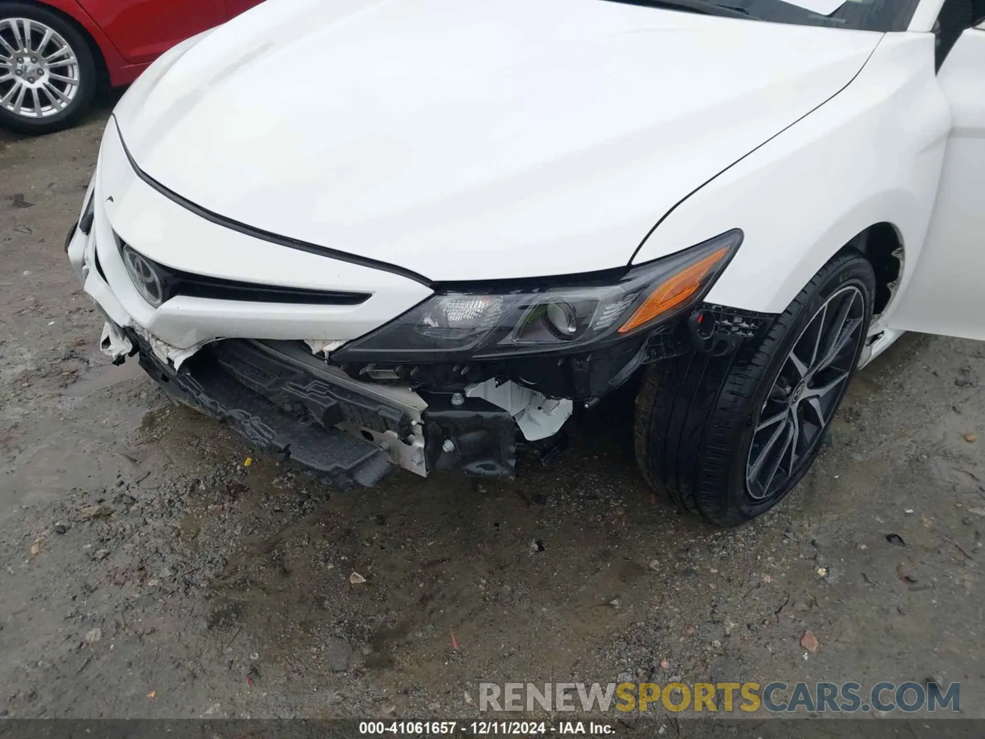17 Photograph of a damaged car 4T1G11AK3MU610051 TOYOTA CAMRY 2021