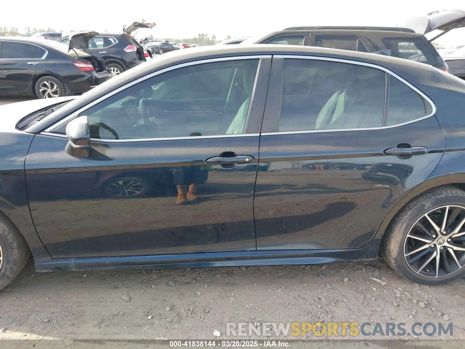 15 Photograph of a damaged car 4T1G11AK4MU422364 TOYOTA CAMRY 2021