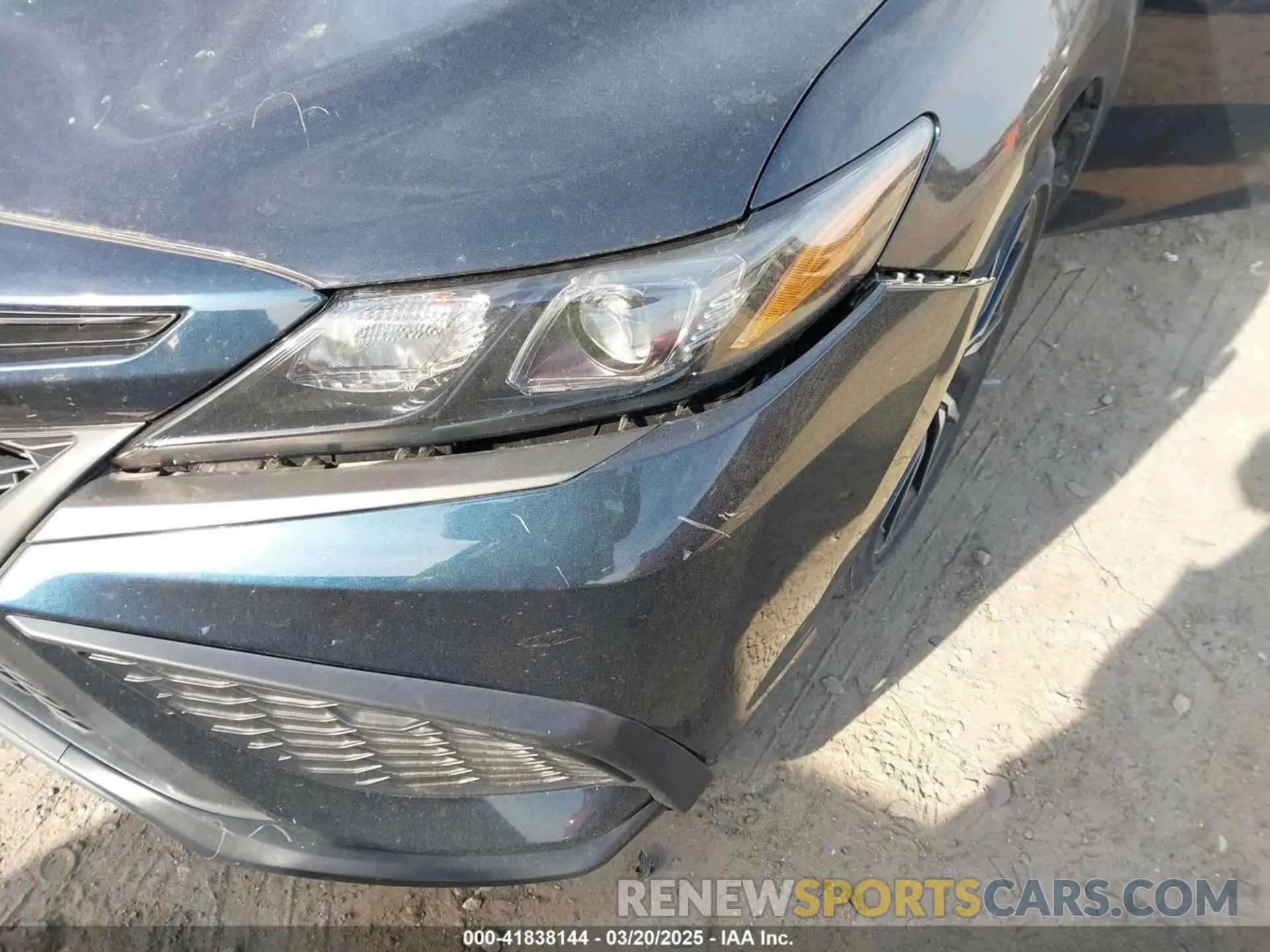 21 Photograph of a damaged car 4T1G11AK4MU422364 TOYOTA CAMRY 2021