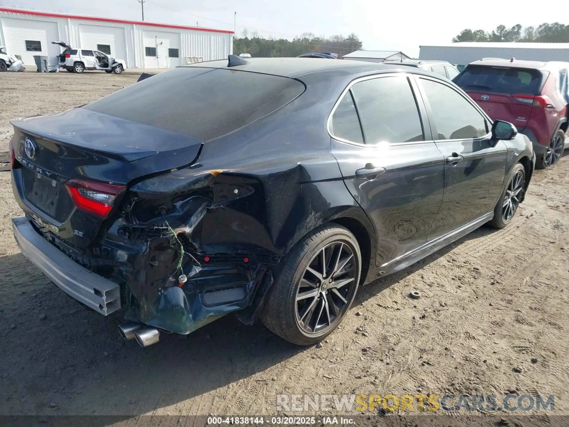 4 Photograph of a damaged car 4T1G11AK4MU422364 TOYOTA CAMRY 2021