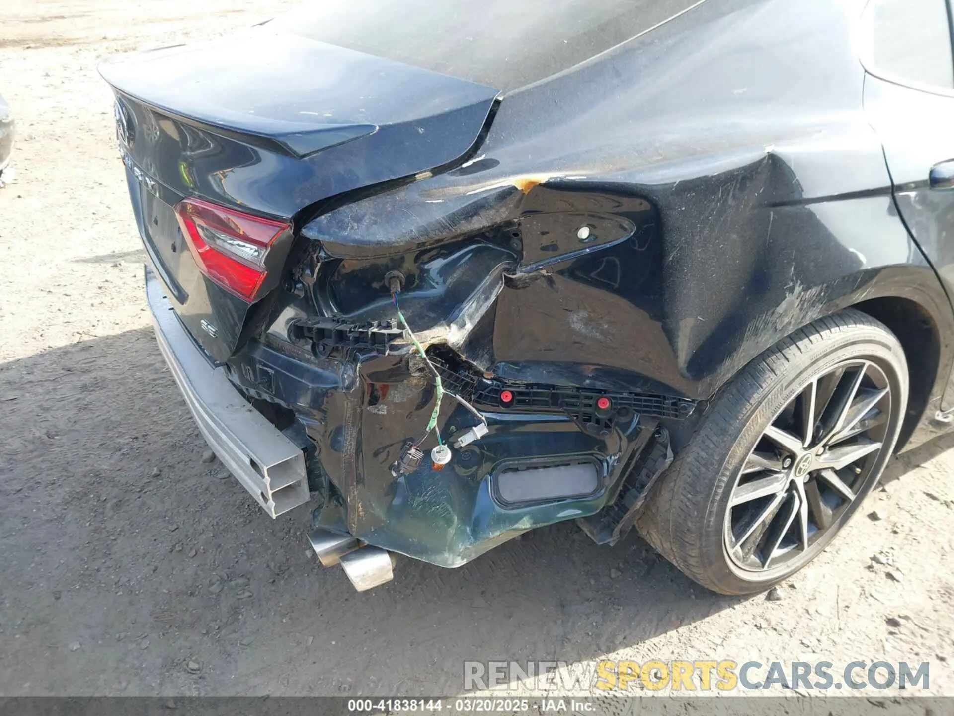 6 Photograph of a damaged car 4T1G11AK4MU422364 TOYOTA CAMRY 2021