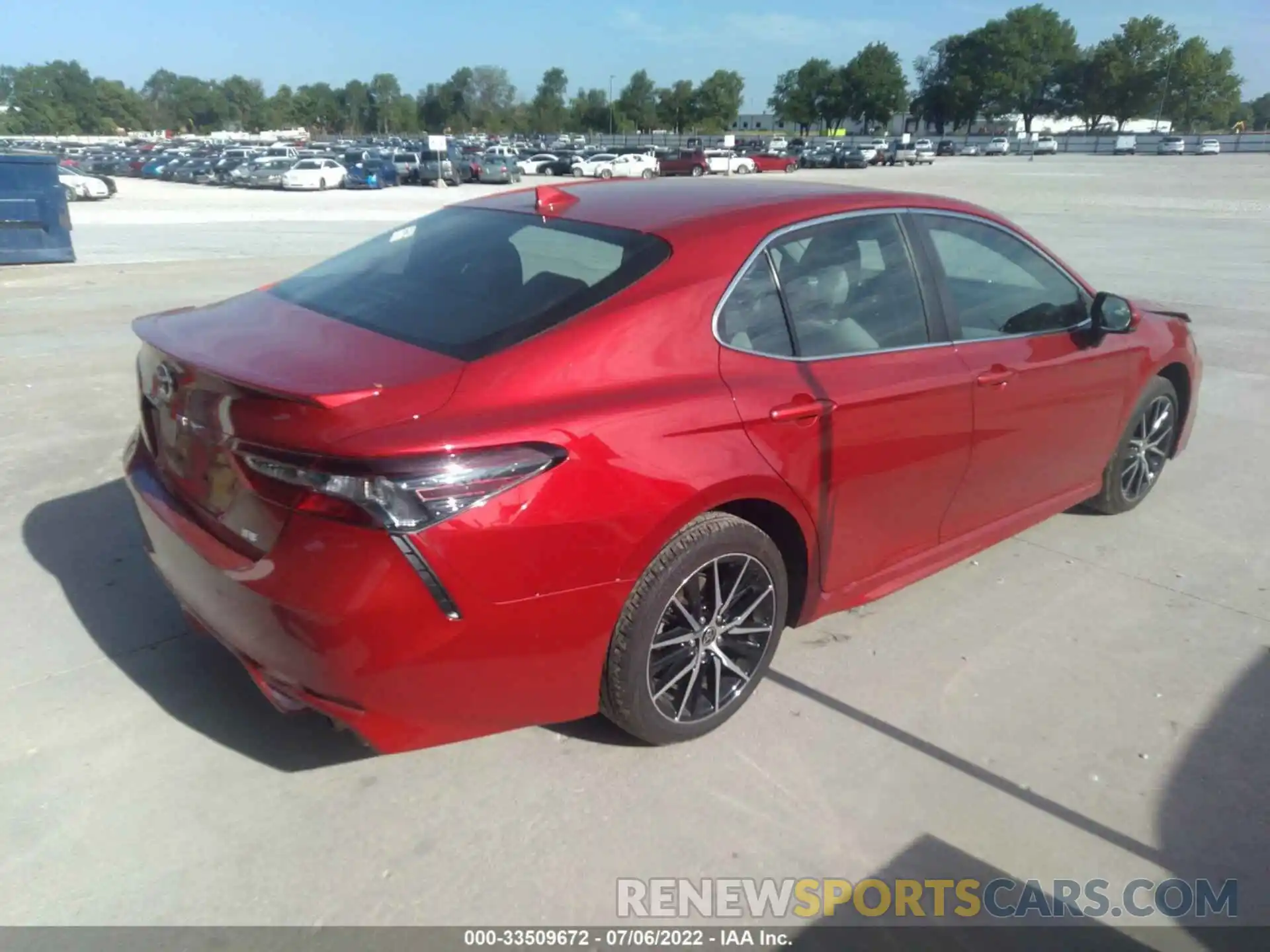 4 Photograph of a damaged car 4T1G11AK4MU454165 TOYOTA CAMRY 2021