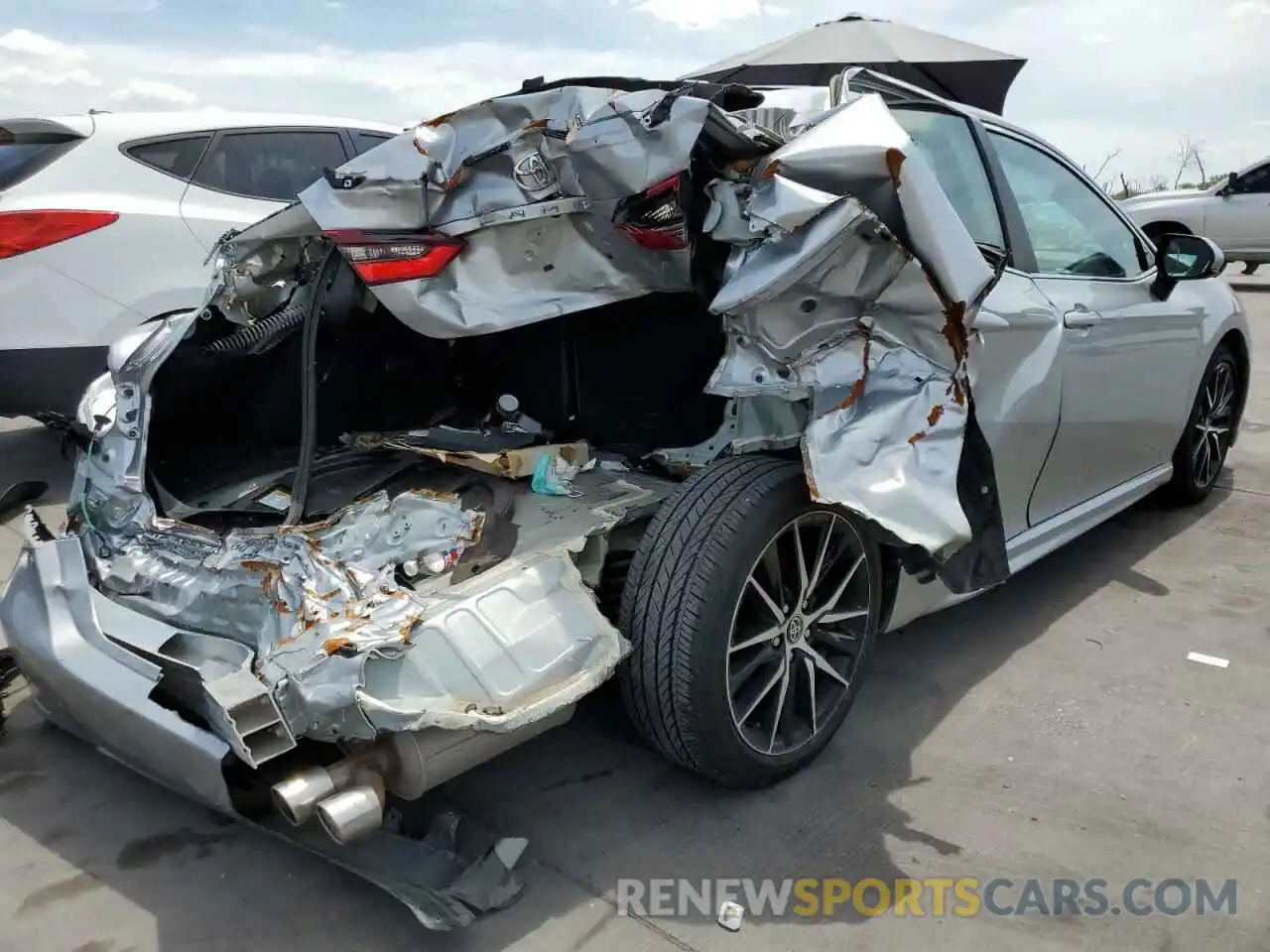 4 Photograph of a damaged car 4T1G11AK4MU469846 TOYOTA CAMRY 2021