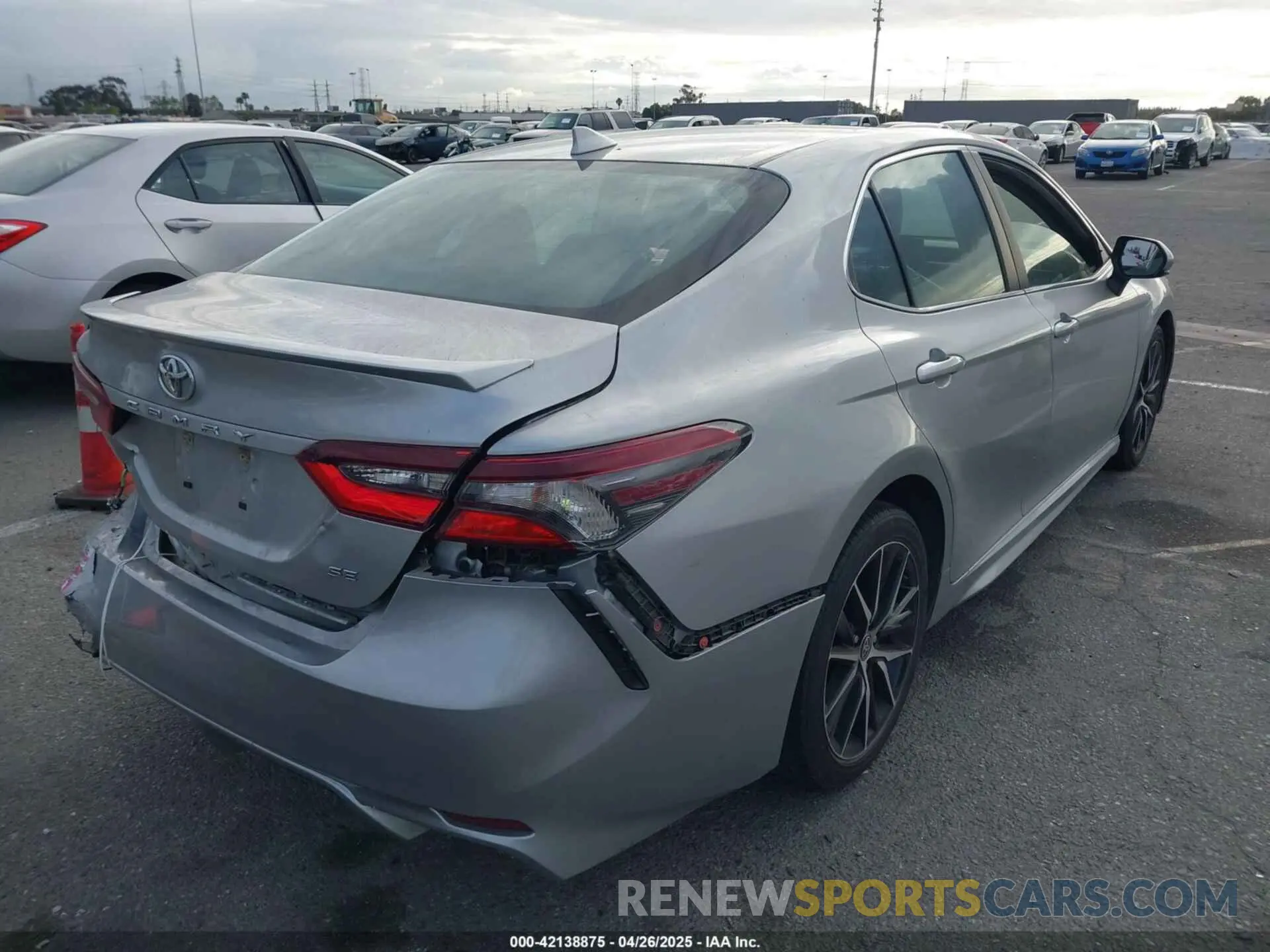 4 Photograph of a damaged car 4T1G11AK4MU471421 TOYOTA CAMRY 2021
