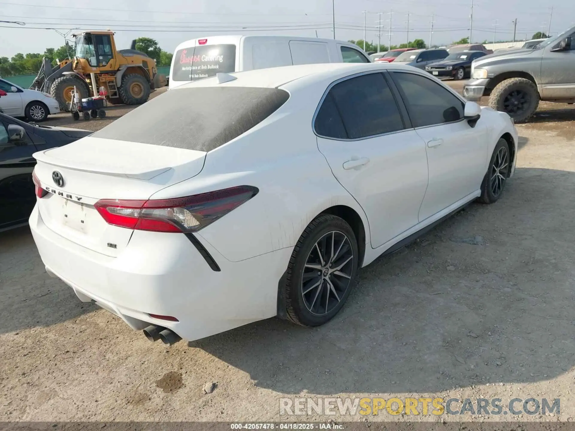 4 Photograph of a damaged car 4T1G11AK4MU496335 TOYOTA CAMRY 2021