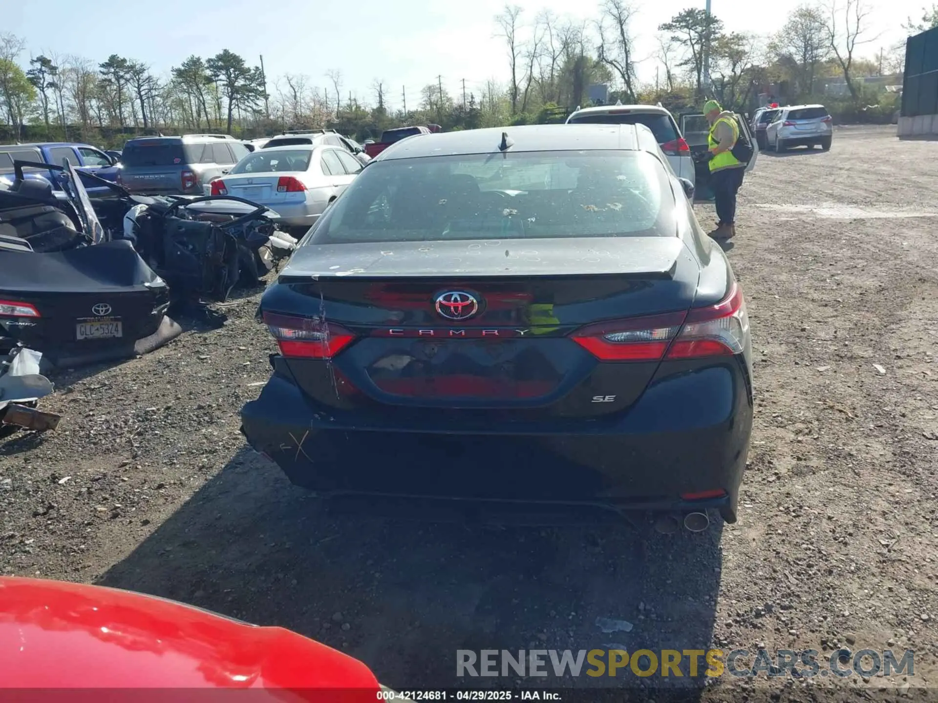 16 Photograph of a damaged car 4T1G11AK4MU519404 TOYOTA CAMRY 2021