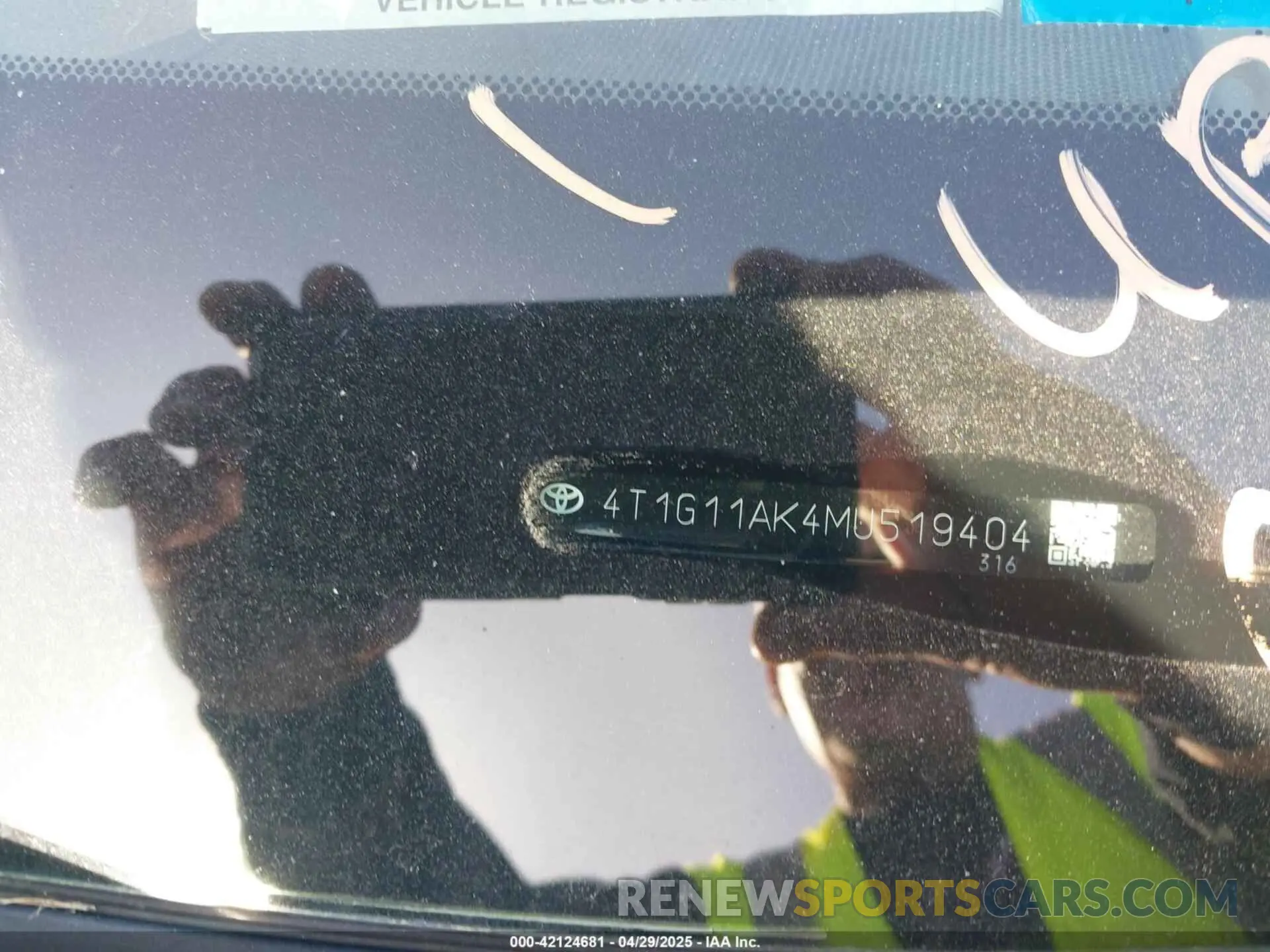 18 Photograph of a damaged car 4T1G11AK4MU519404 TOYOTA CAMRY 2021