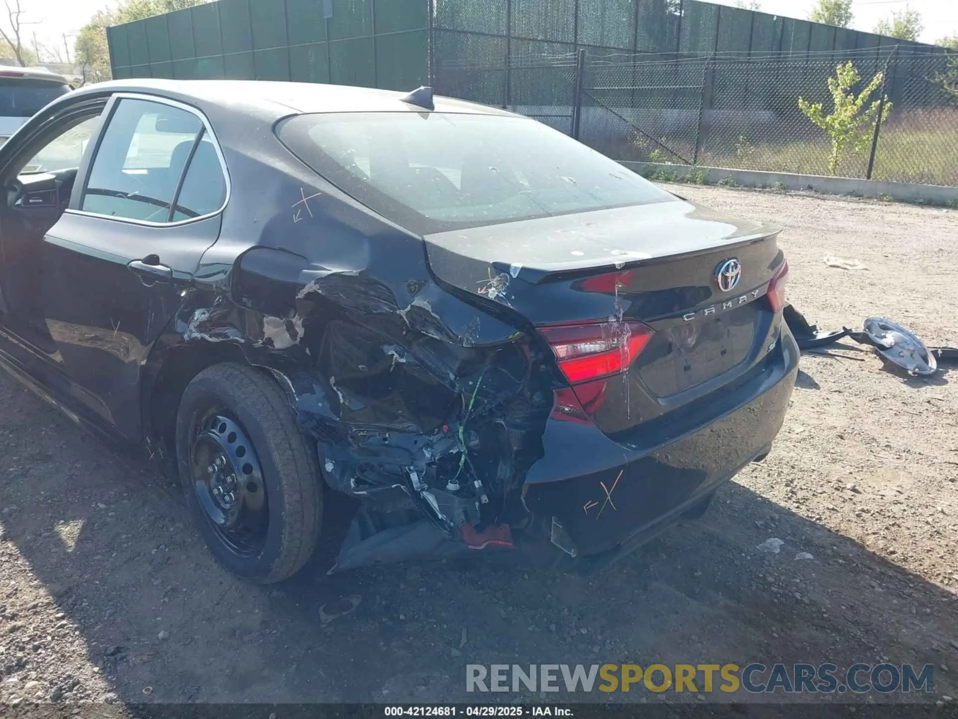 6 Photograph of a damaged car 4T1G11AK4MU519404 TOYOTA CAMRY 2021