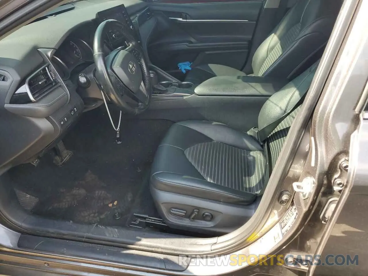 7 Photograph of a damaged car 4T1G11AK4MU529902 TOYOTA CAMRY 2021