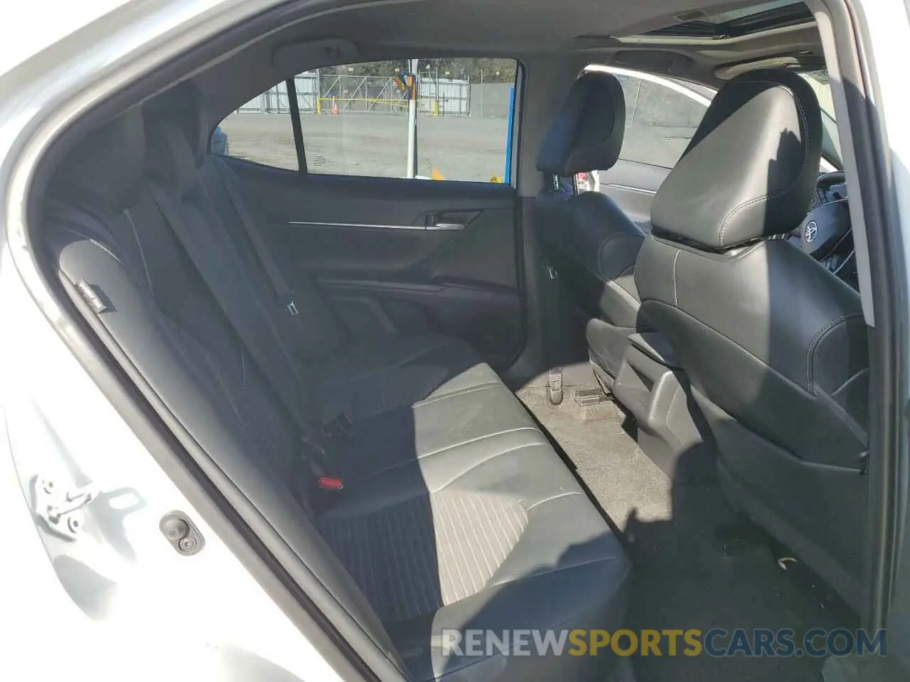 10 Photograph of a damaged car 4T1G11AK4MU535358 TOYOTA CAMRY 2021