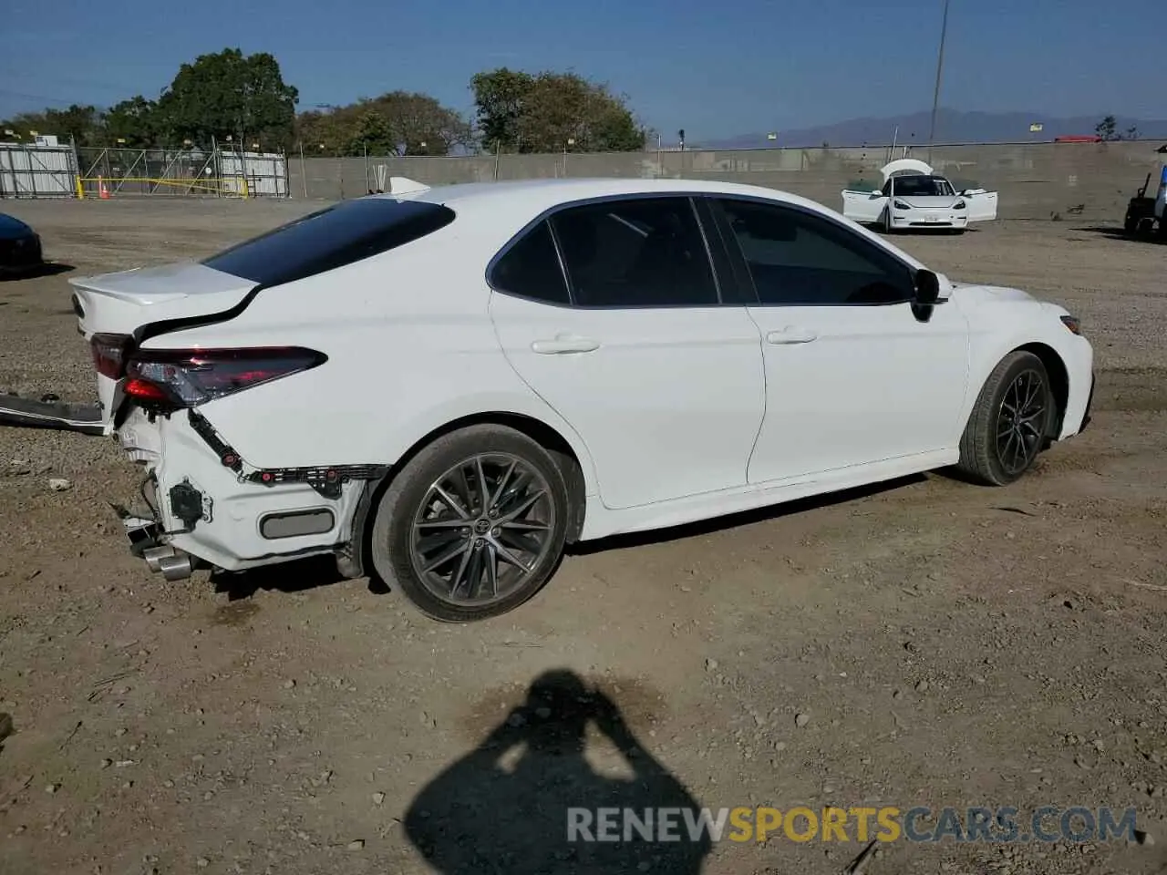 3 Photograph of a damaged car 4T1G11AK4MU535358 TOYOTA CAMRY 2021