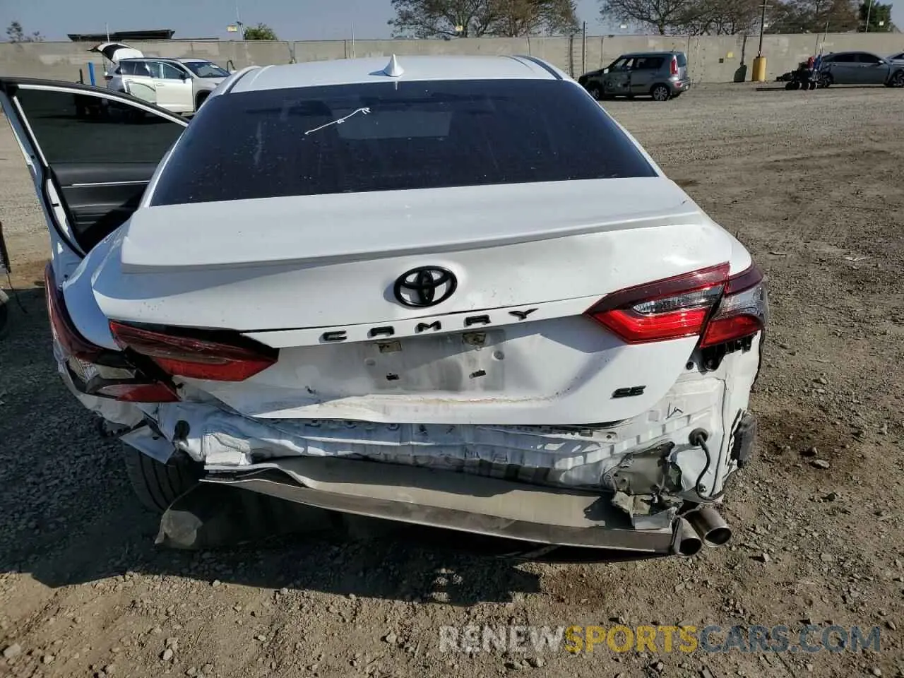 6 Photograph of a damaged car 4T1G11AK4MU535358 TOYOTA CAMRY 2021