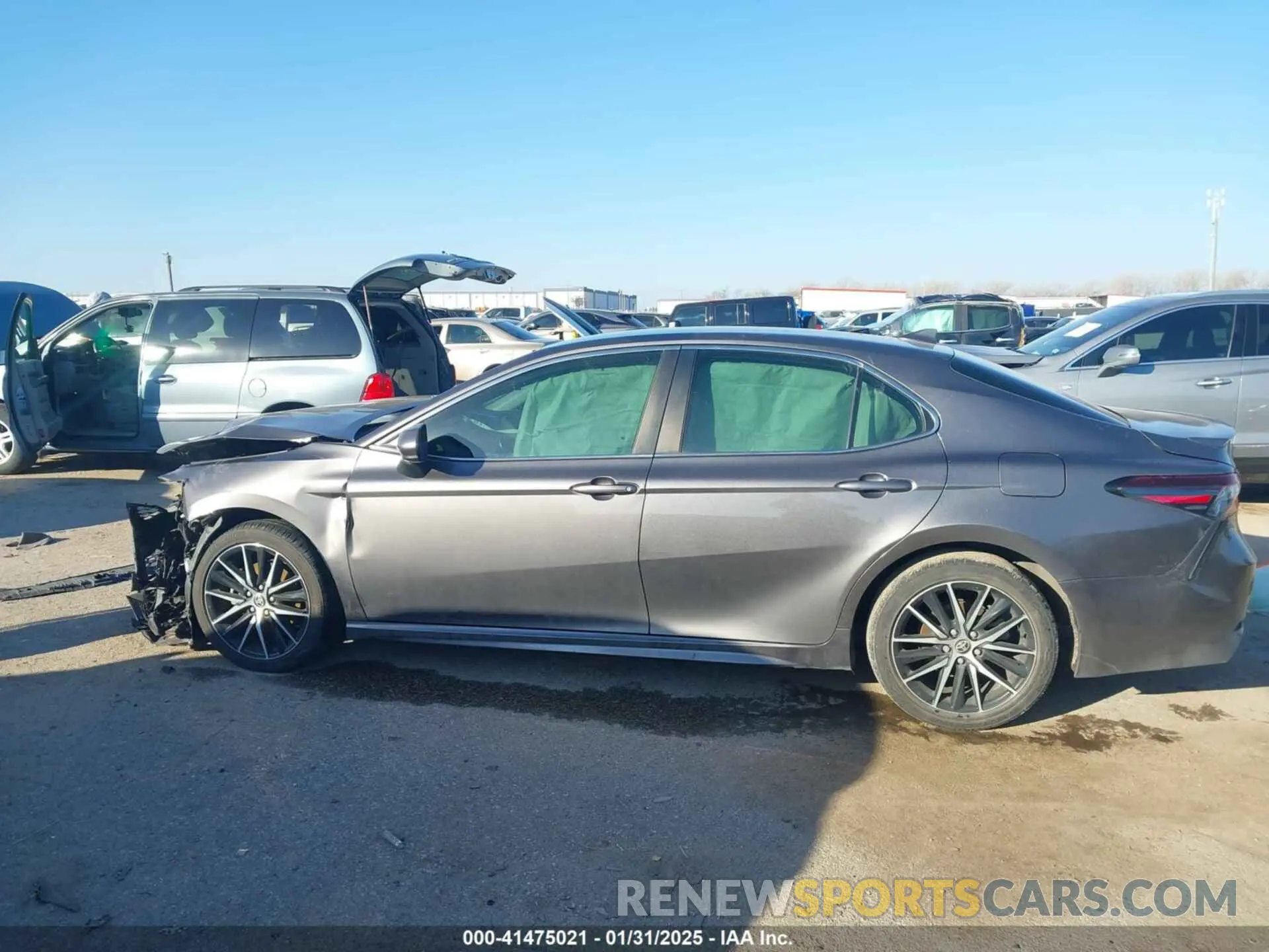 14 Photograph of a damaged car 4T1G11AK4MU535604 TOYOTA CAMRY 2021