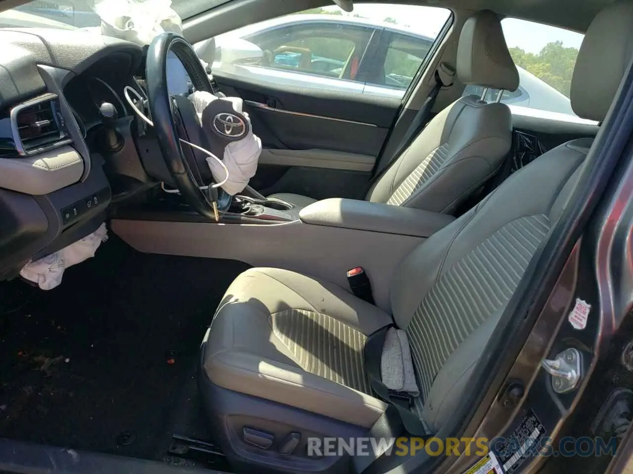 7 Photograph of a damaged car 4T1G11AK4MU541936 TOYOTA CAMRY 2021