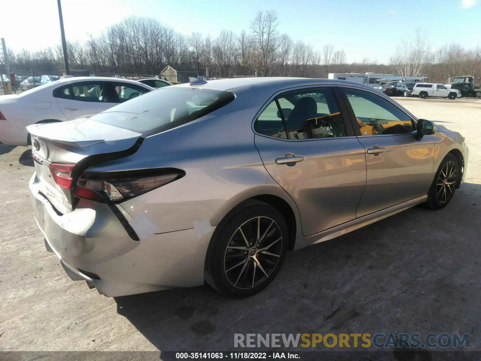 4 Photograph of a damaged car 4T1G11AK4MU548627 TOYOTA CAMRY 2021