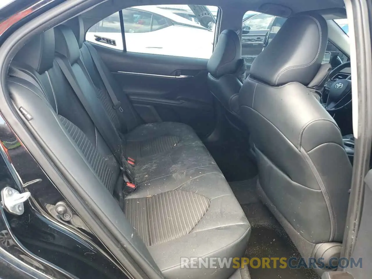 10 Photograph of a damaged car 4T1G11AK4MU552449 TOYOTA CAMRY 2021