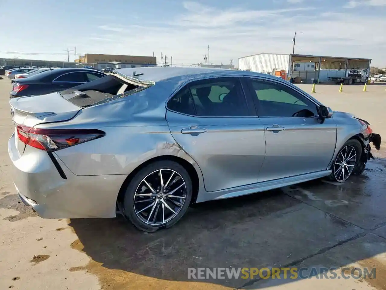 3 Photograph of a damaged car 4T1G11AK4MU569641 TOYOTA CAMRY 2021