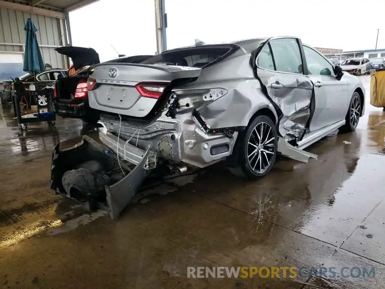 3 Photograph of a damaged car 4T1G11AK4MU577190 TOYOTA CAMRY 2021