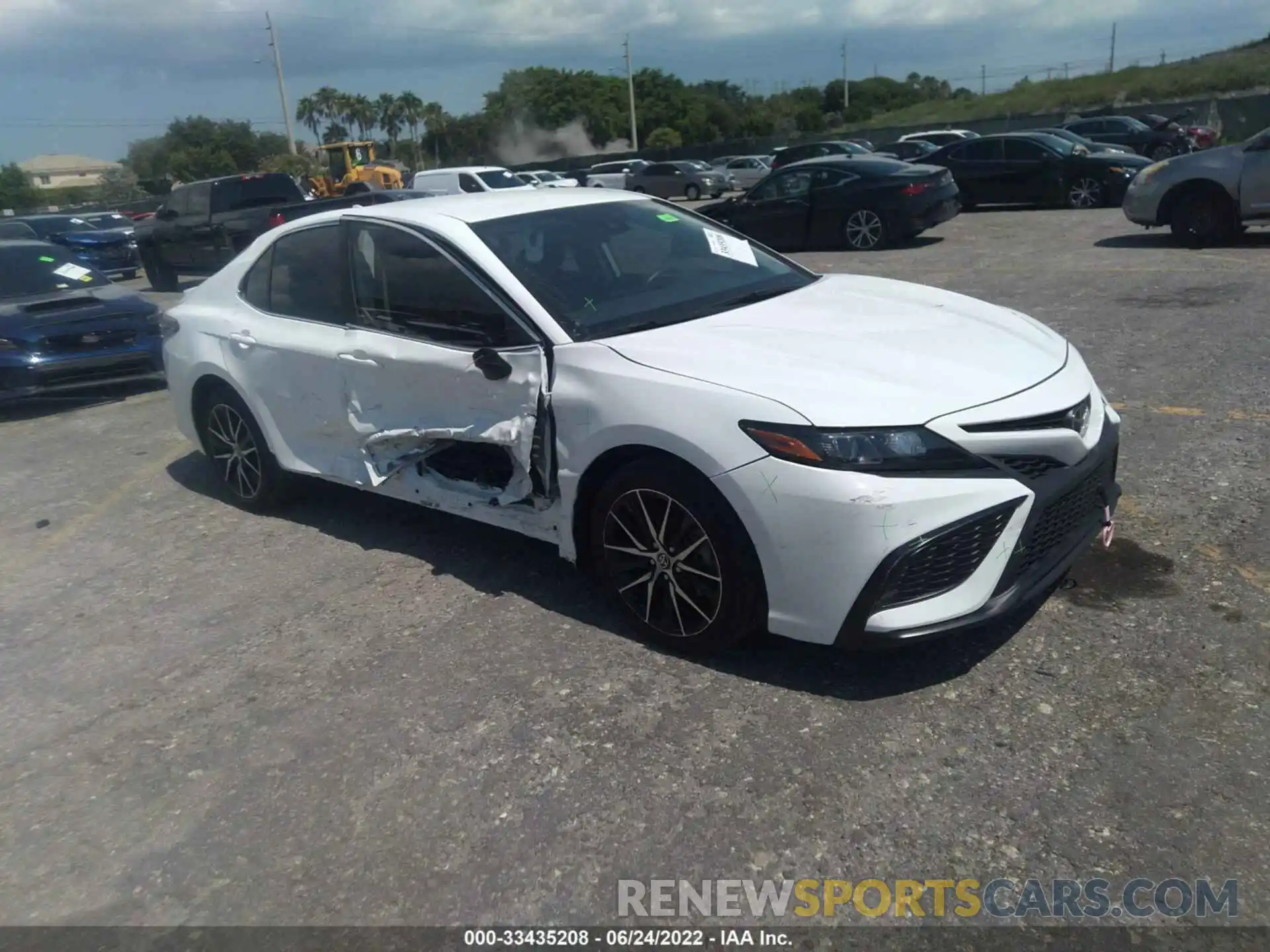 1 Photograph of a damaged car 4T1G11AK4MU581174 TOYOTA CAMRY 2021