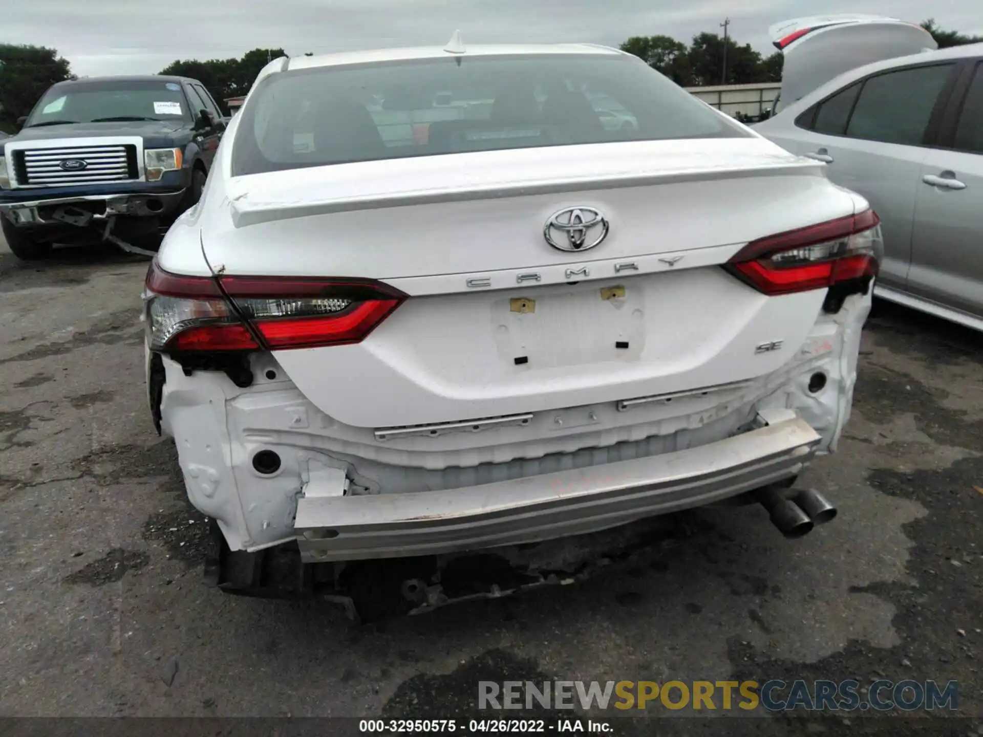 6 Photograph of a damaged car 4T1G11AK4MU584415 TOYOTA CAMRY 2021