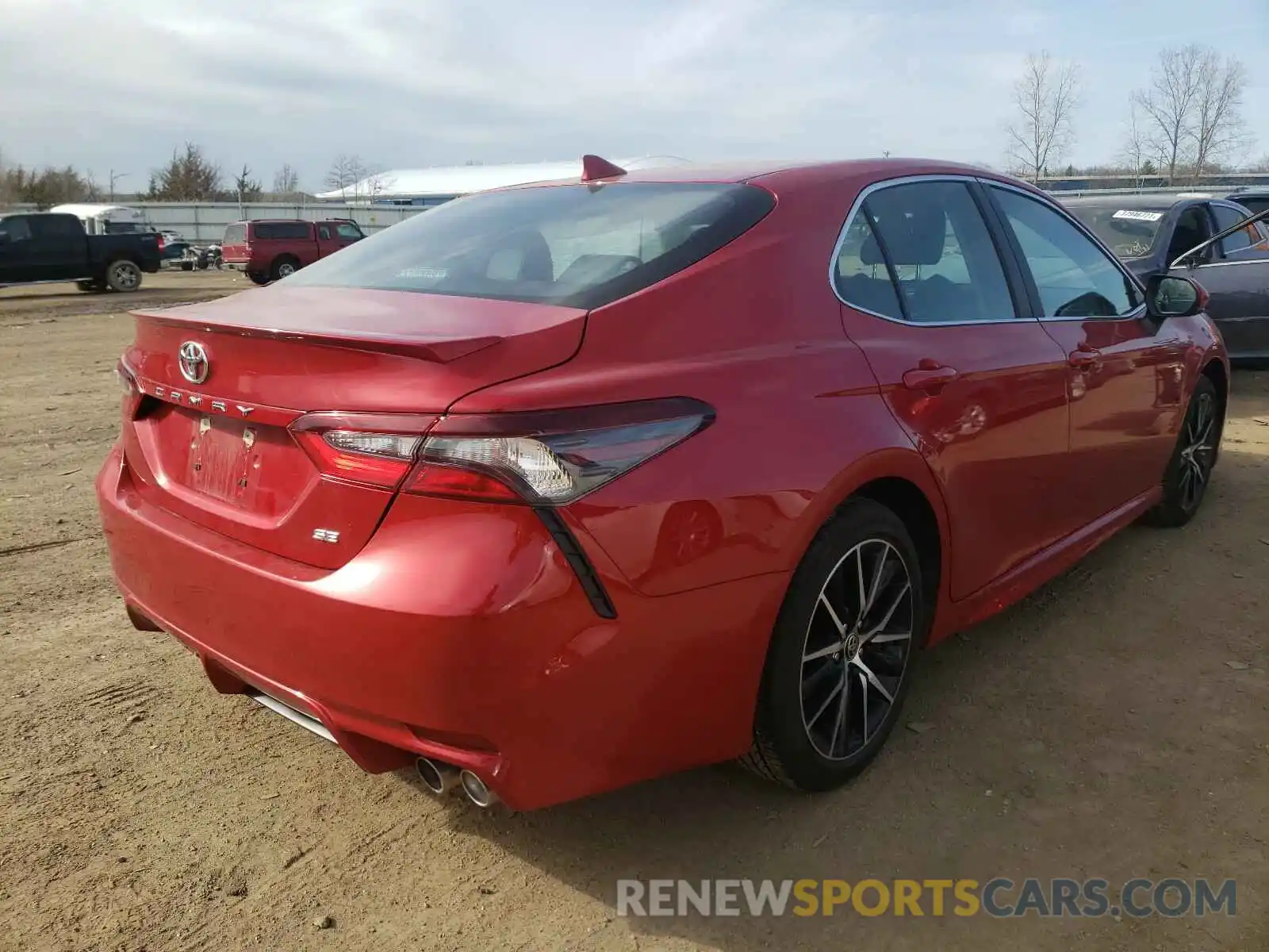 4 Photograph of a damaged car 4T1G11AK5MU404889 TOYOTA CAMRY 2021