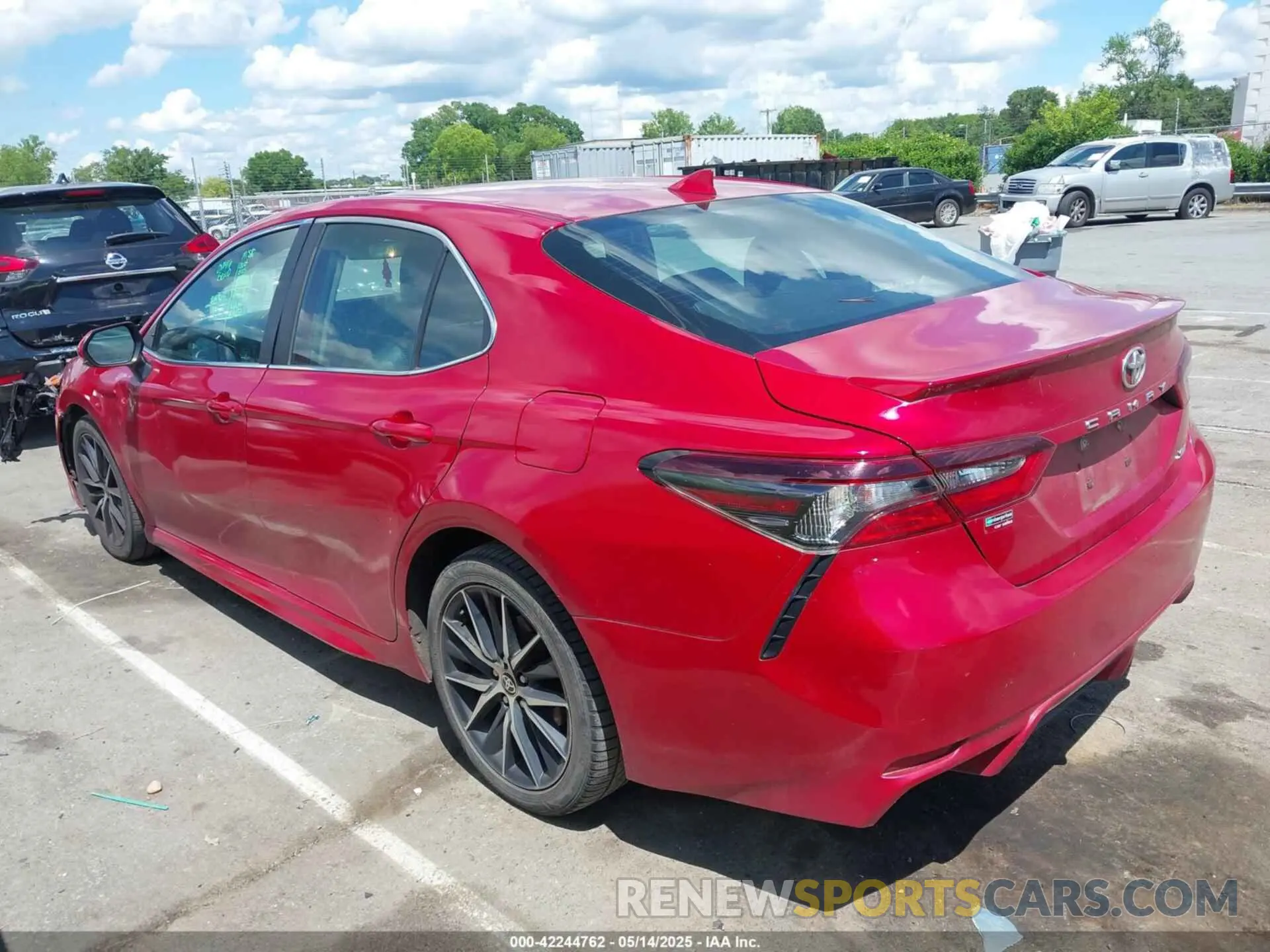 14 Photograph of a damaged car 4T1G11AK5MU407274 TOYOTA CAMRY 2021