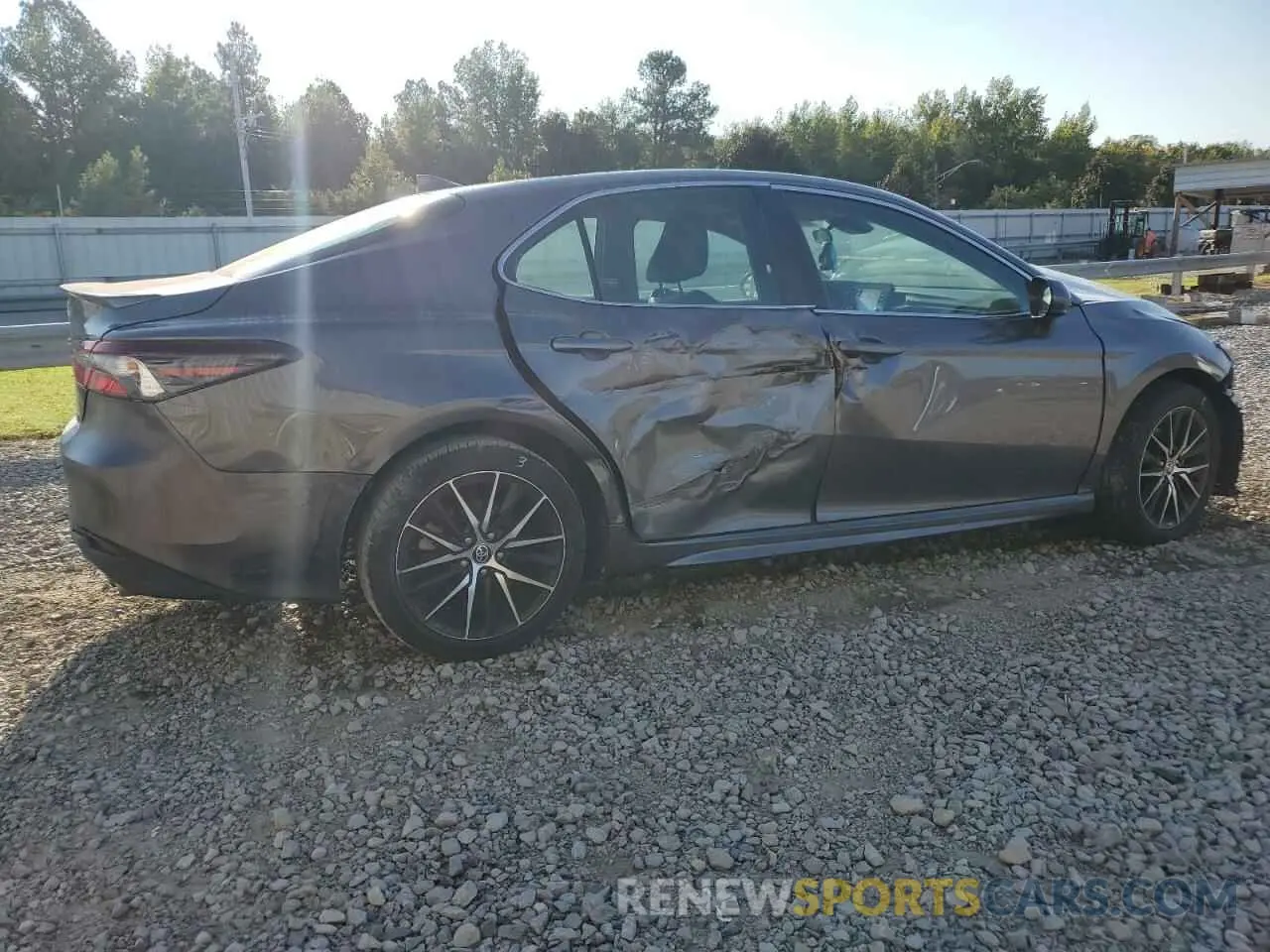 3 Photograph of a damaged car 4T1G11AK5MU407811 TOYOTA CAMRY 2021