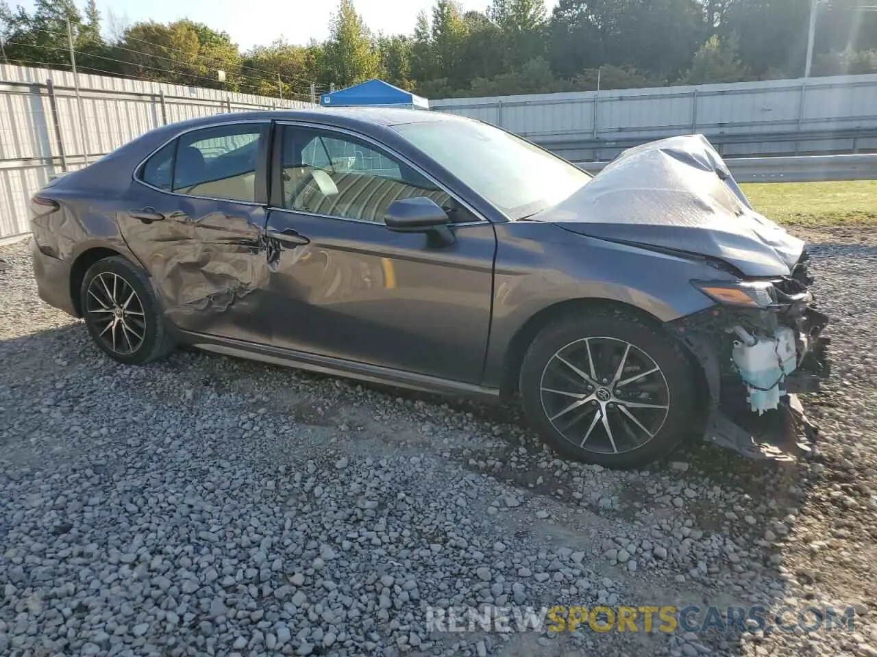 4 Photograph of a damaged car 4T1G11AK5MU407811 TOYOTA CAMRY 2021